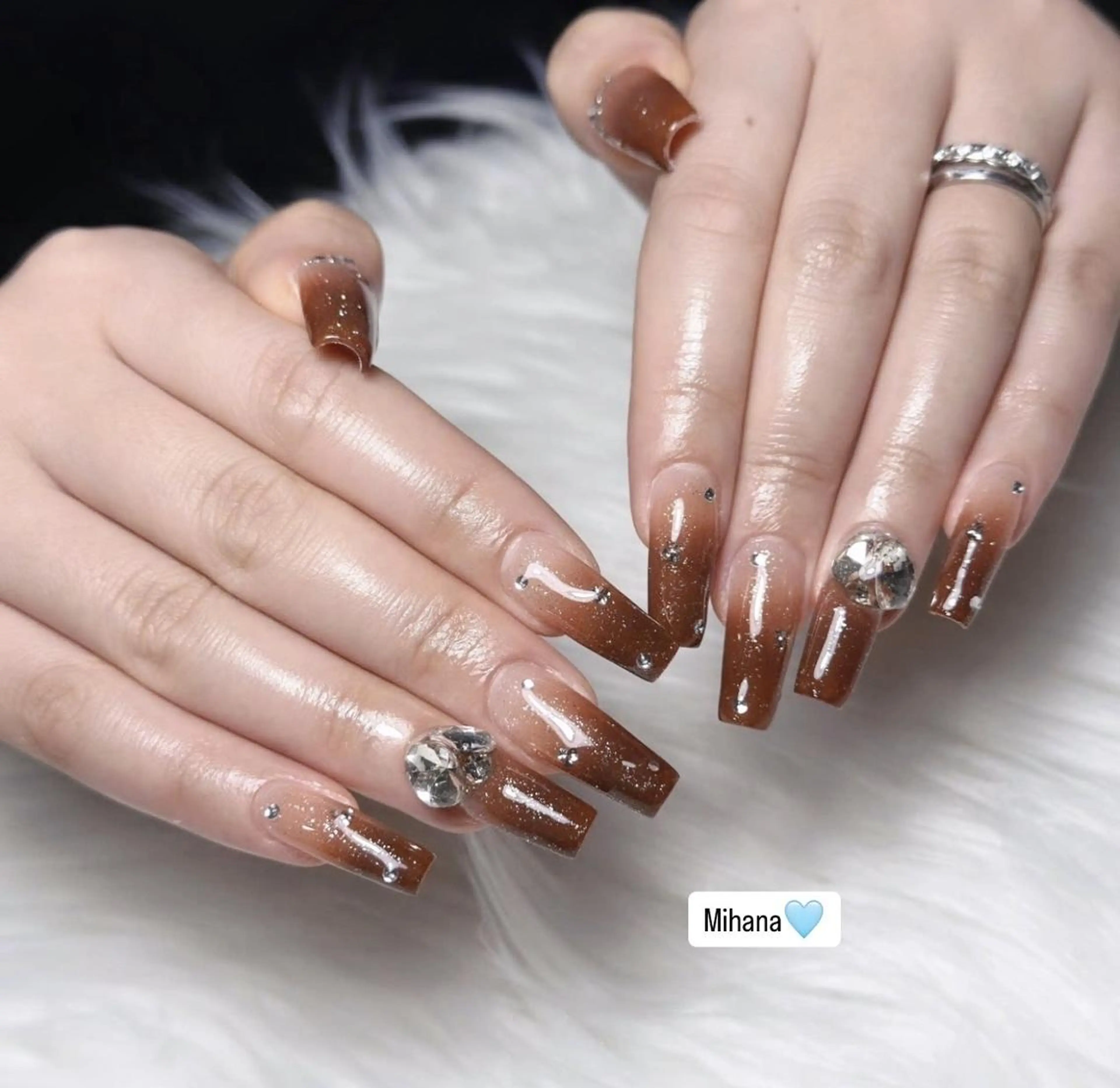 ネイル 長さ出し グラデーション マグネットネイル ネイルチップ ハンドネイル MIHANA NAILのネイルデザイン