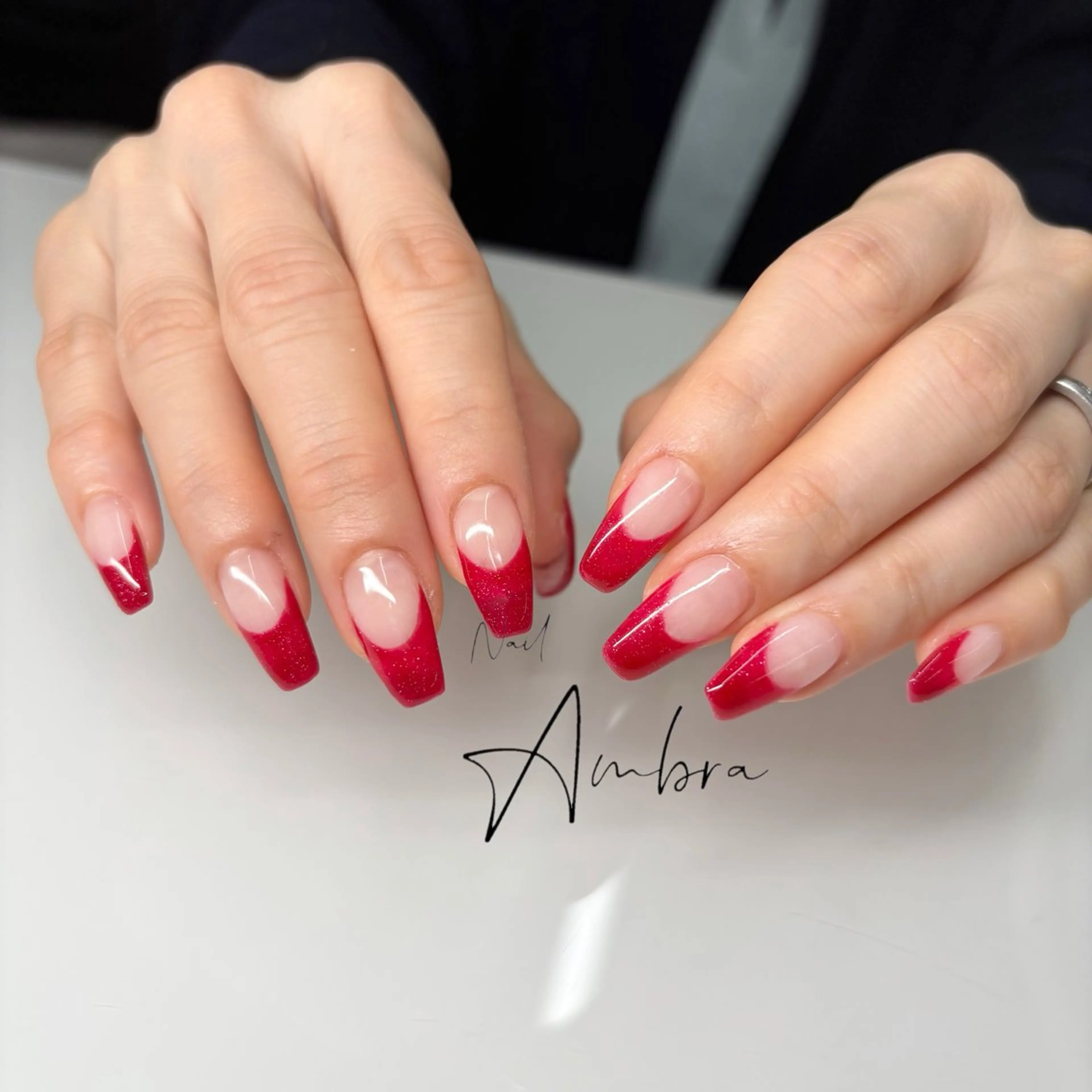 ネイル フレンチネイル ラメ(グリッター) 赤色 ハンドネイル Nail Ambra 小山のネイルデザイン