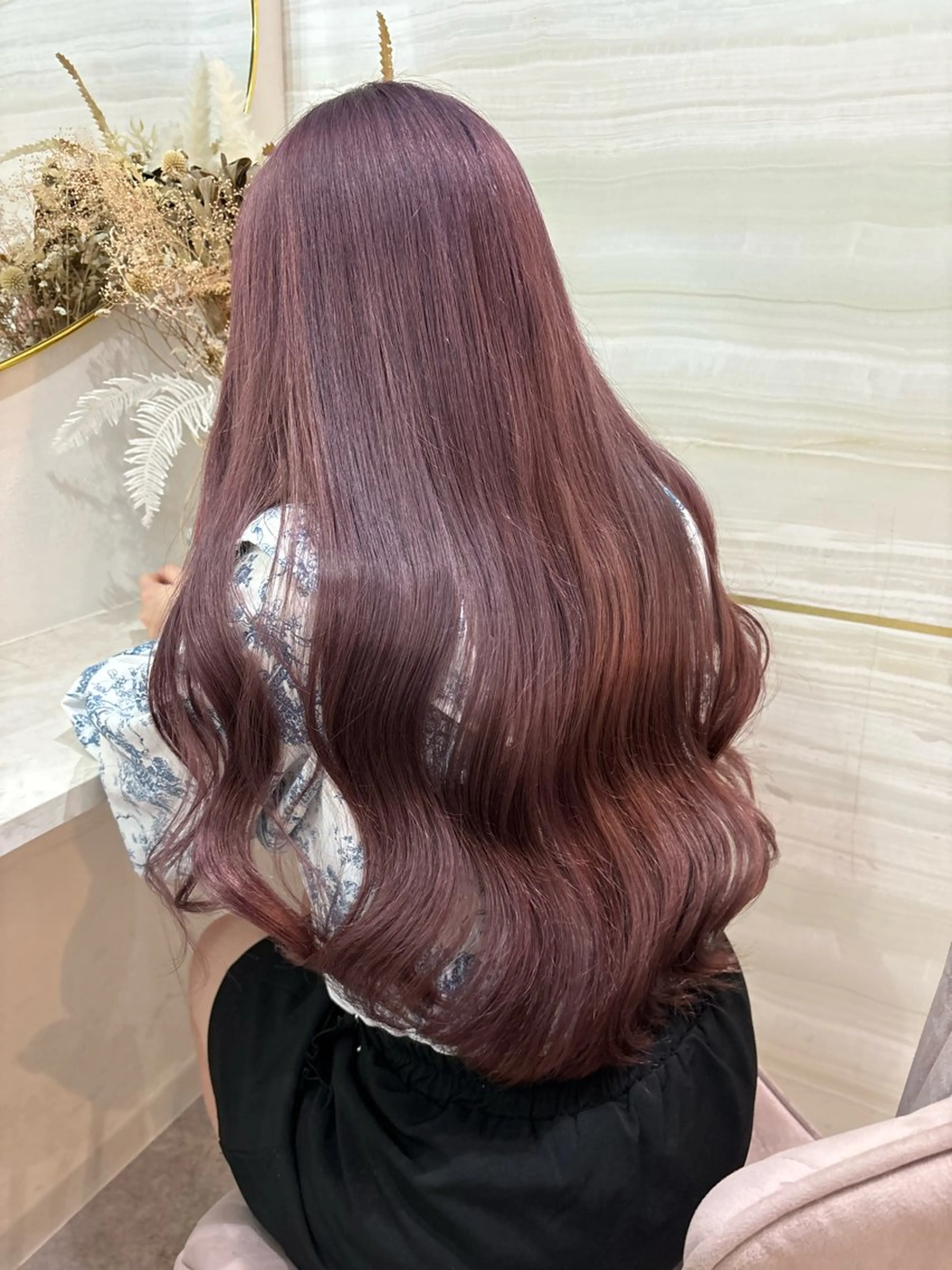 ロング カラー ブリーチ ケアブリーチ ハイトーンカラー ピンクカラー ロング 🐈‍⬛momo🐾 ダブルカラーのヘアスタイル