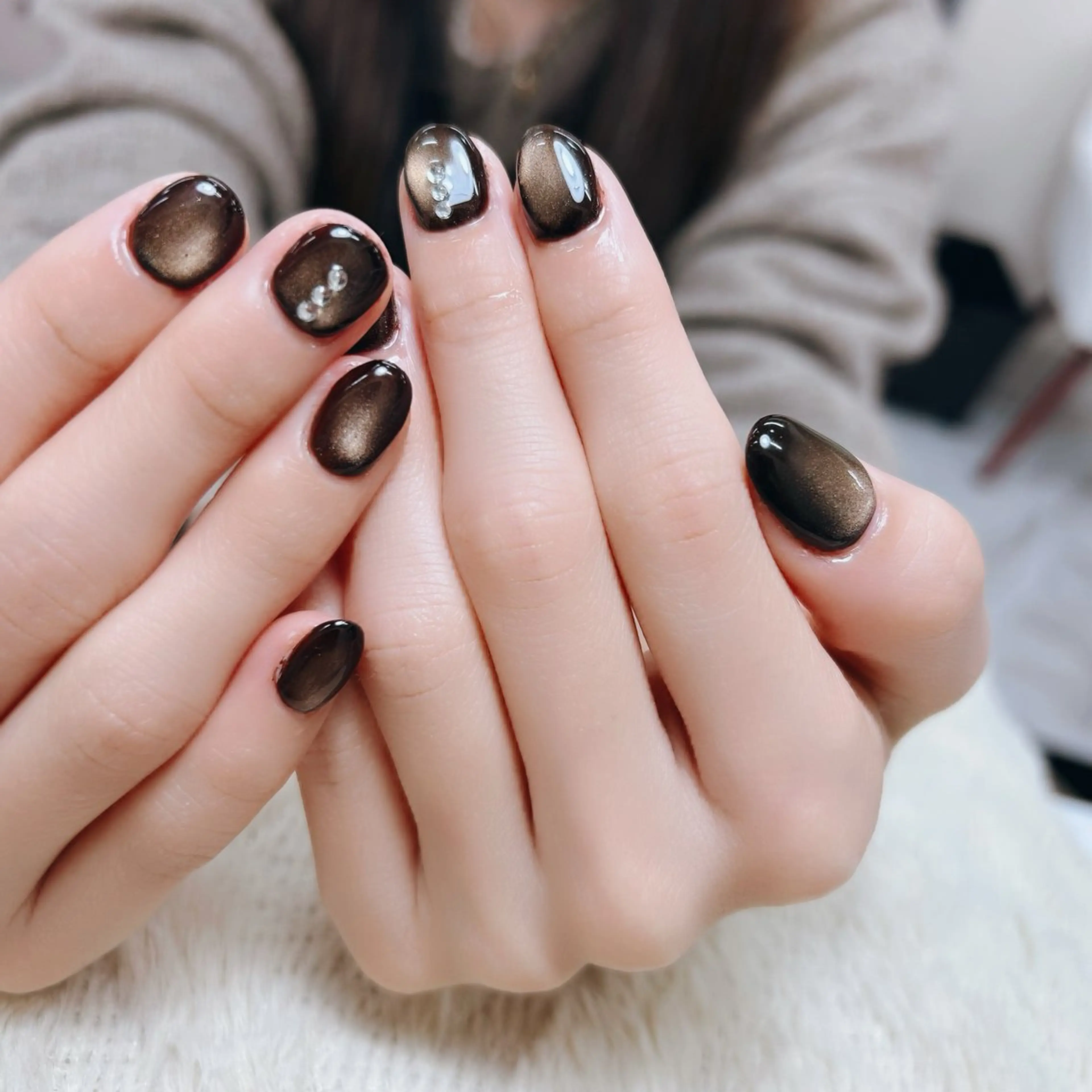 ネイル ブラウン マグネットネイル ANNE綾瀬店 eriのネイルデザイン