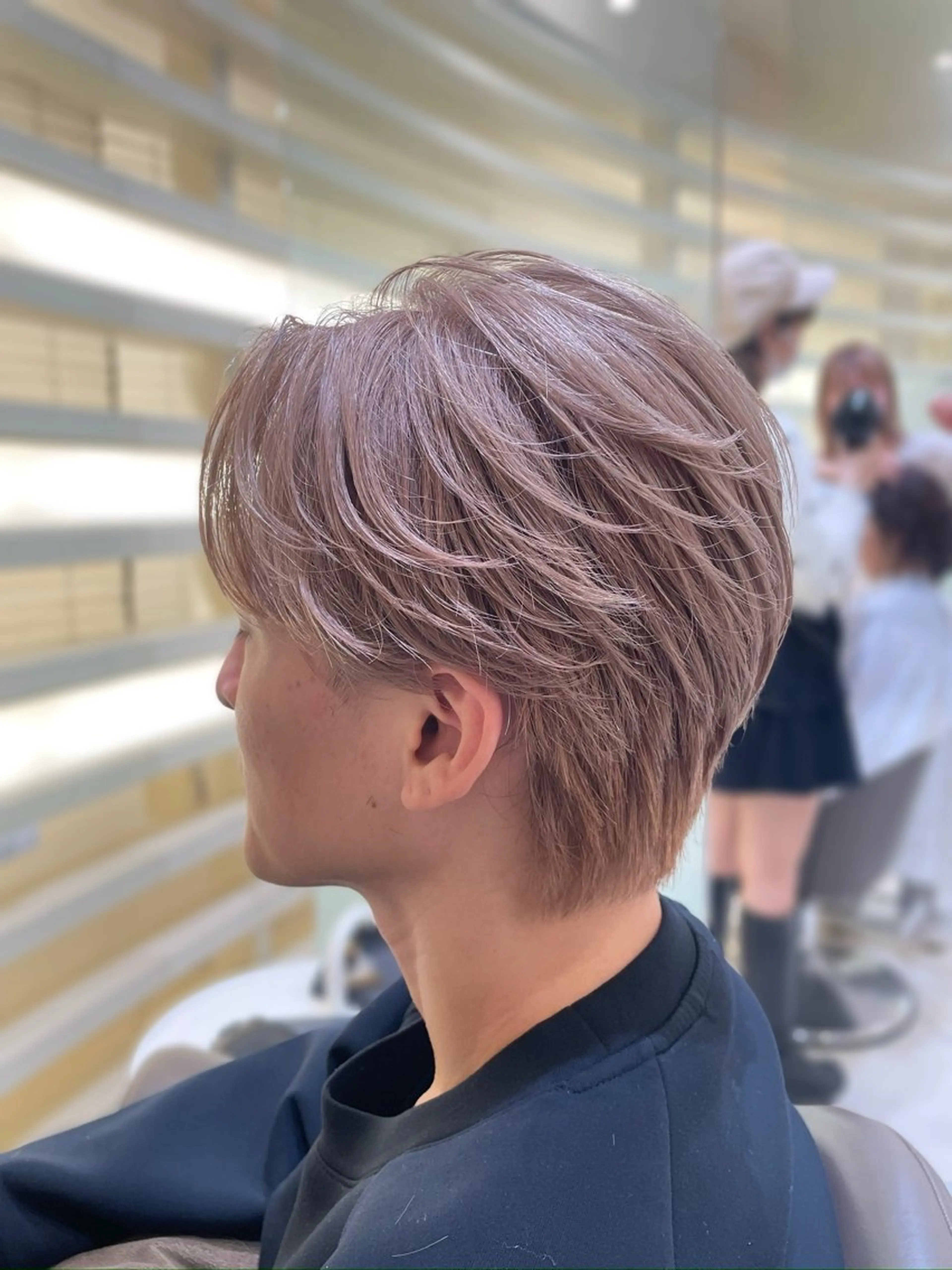 メンズ センターパート メンズハイトーン カット ヘアカラー トリートメント メンズ縮毛矯正 ブリーチカラー/まやのヘアスタイル
