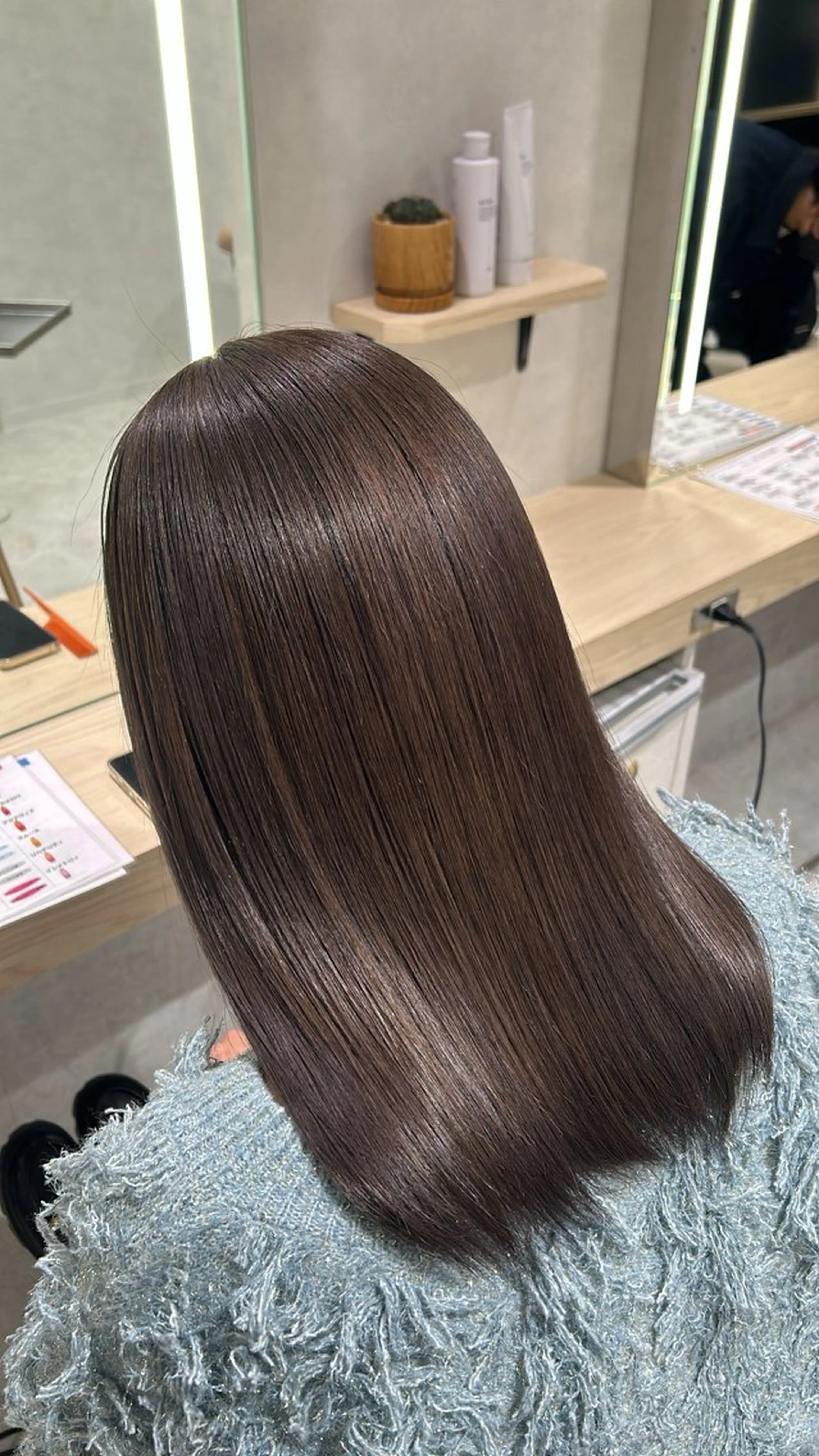 セミロング カラー ヘアカラー トリートメント 北村 志織のヘアスタイル