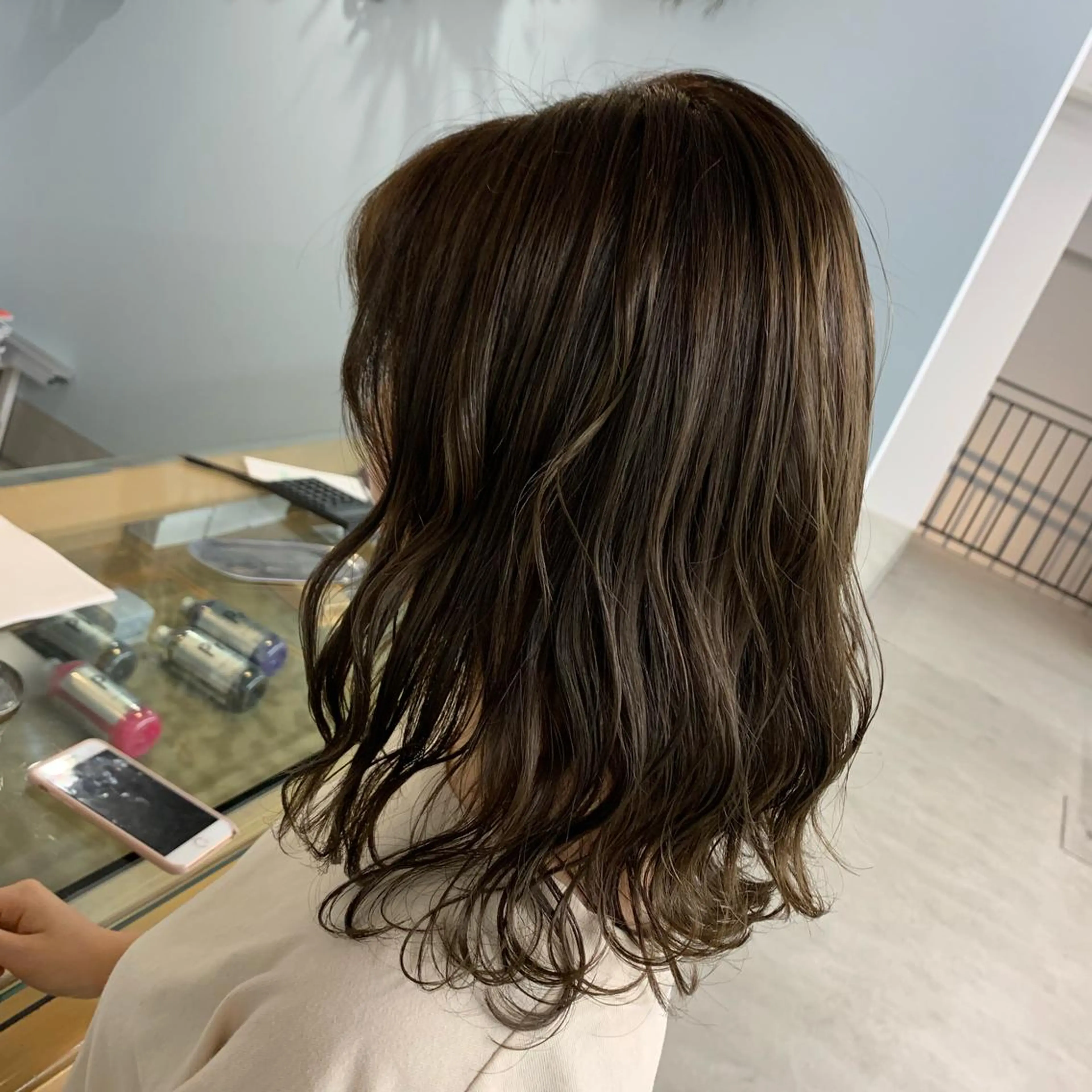 ミディアム カラー leben serikaのヘアスタイル