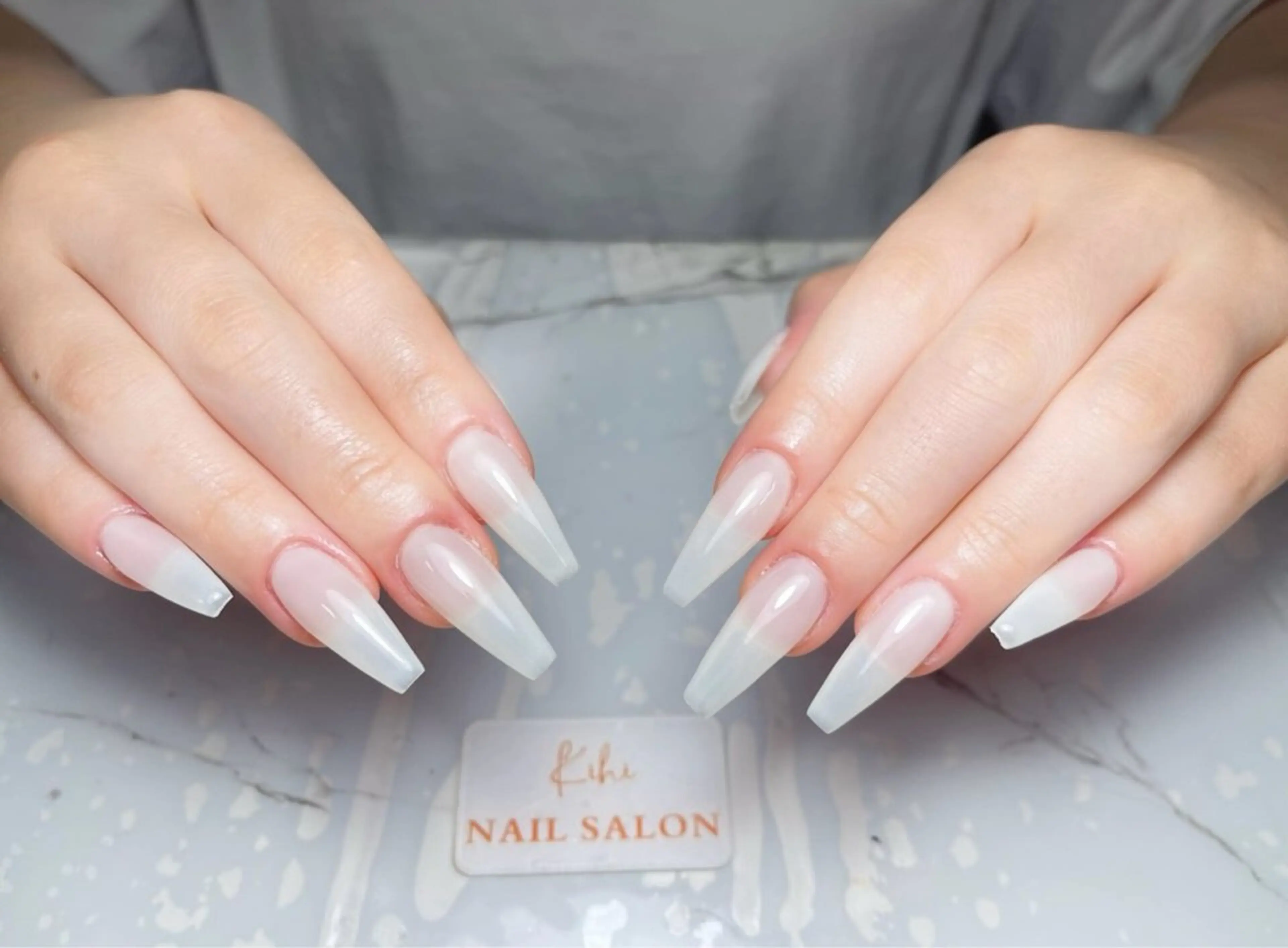 ネイル フレンチネイル ジェルネイル グラデーション キラキラネイル 韓国ネイル ハンドネイル 清水 ユナのネイルデザイン