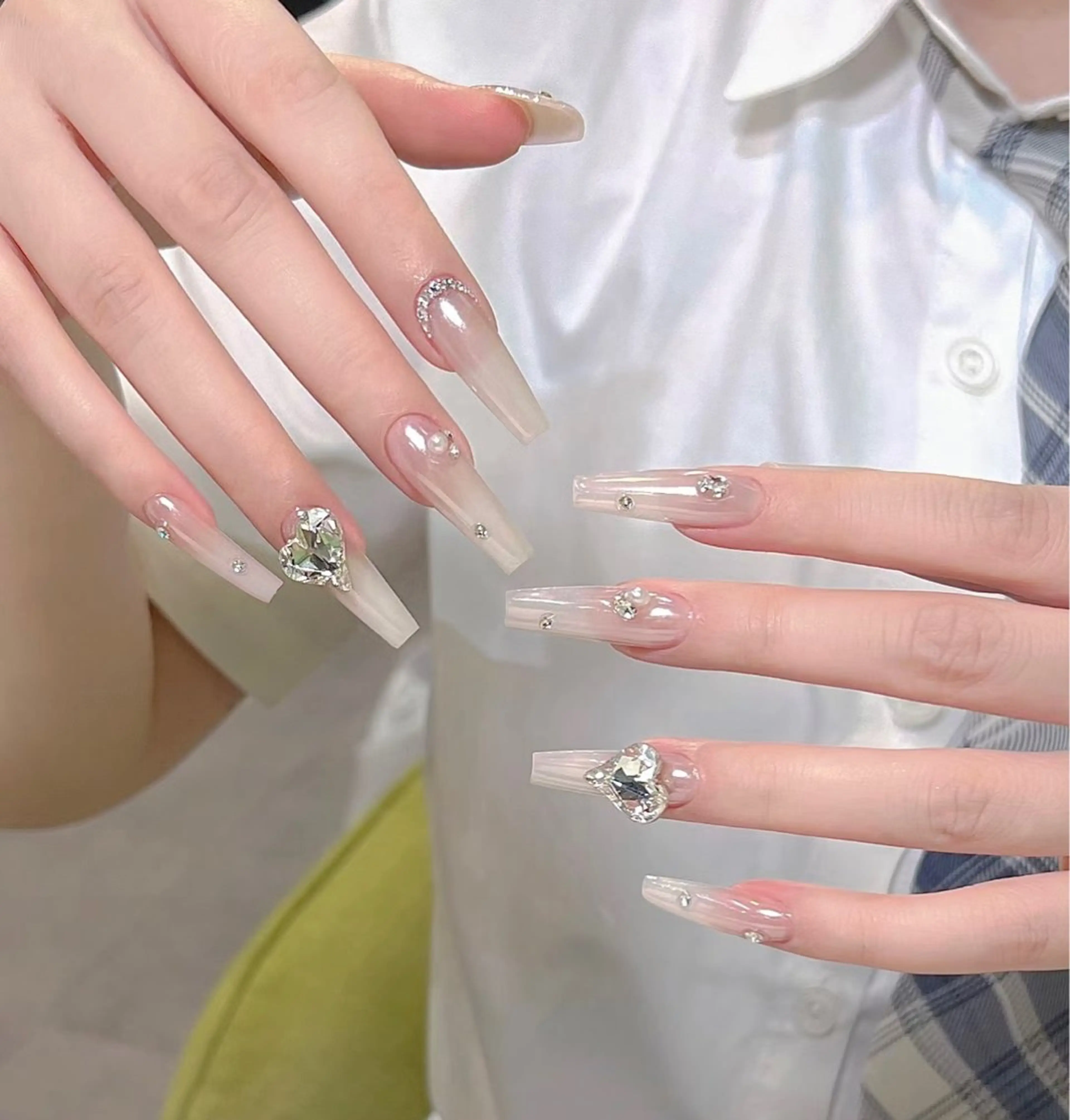 ネイル ハンドネイル 花花 ネイルサロンのネイルデザイン