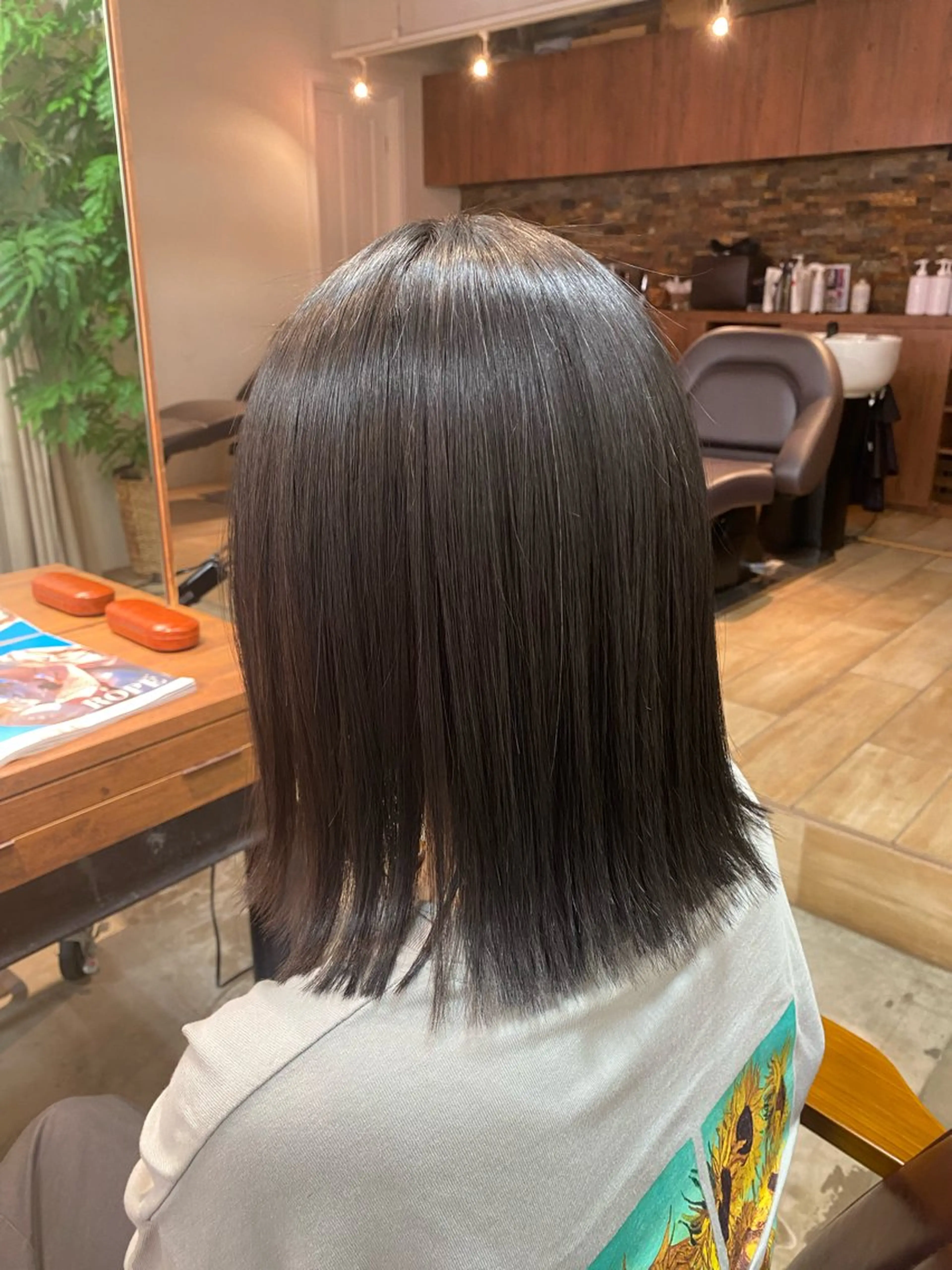 ミディアム カラー 村上 真依子のヘアスタイル