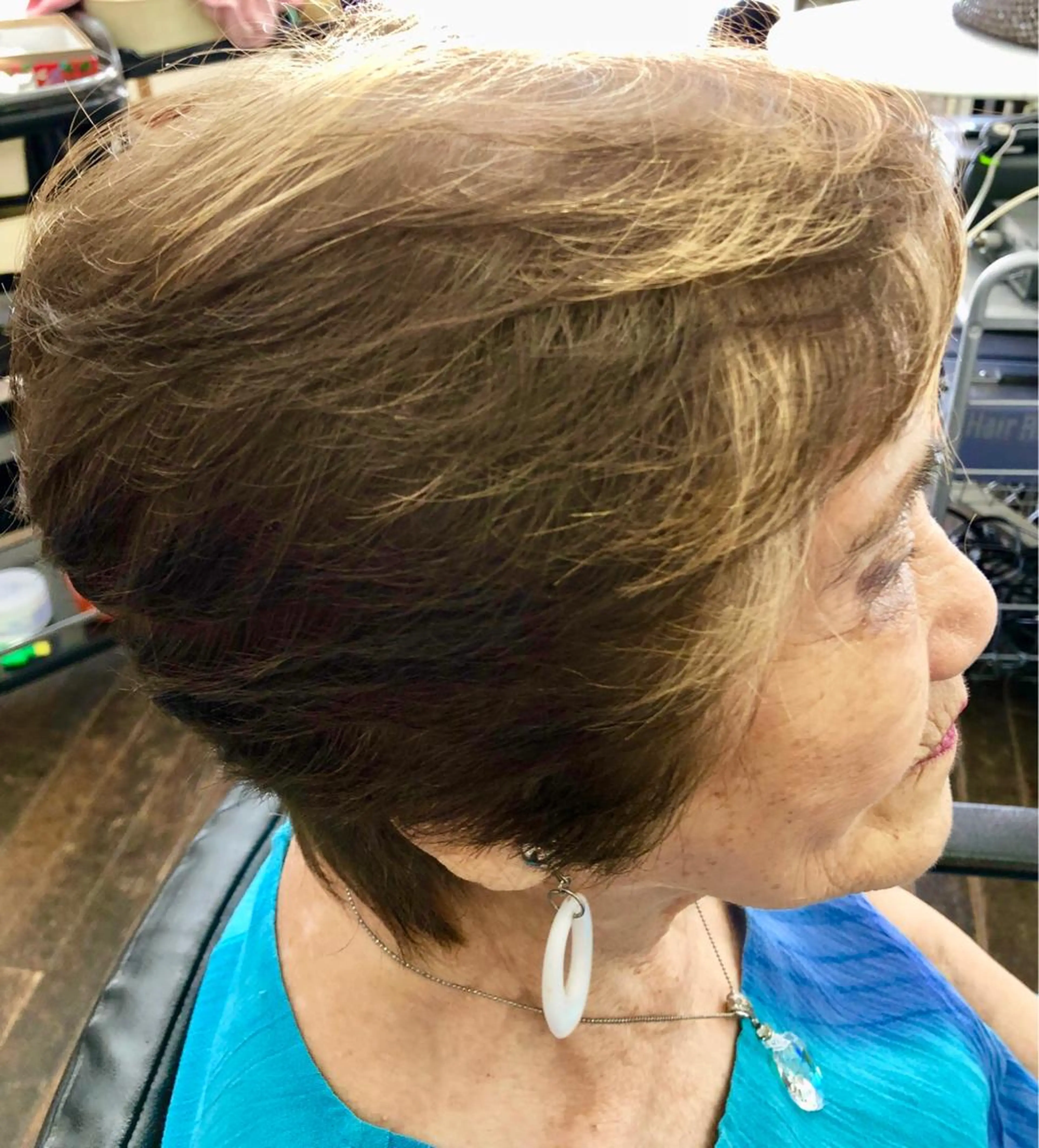 ショート ヘアカラー 柴野 茂美のヘアスタイル