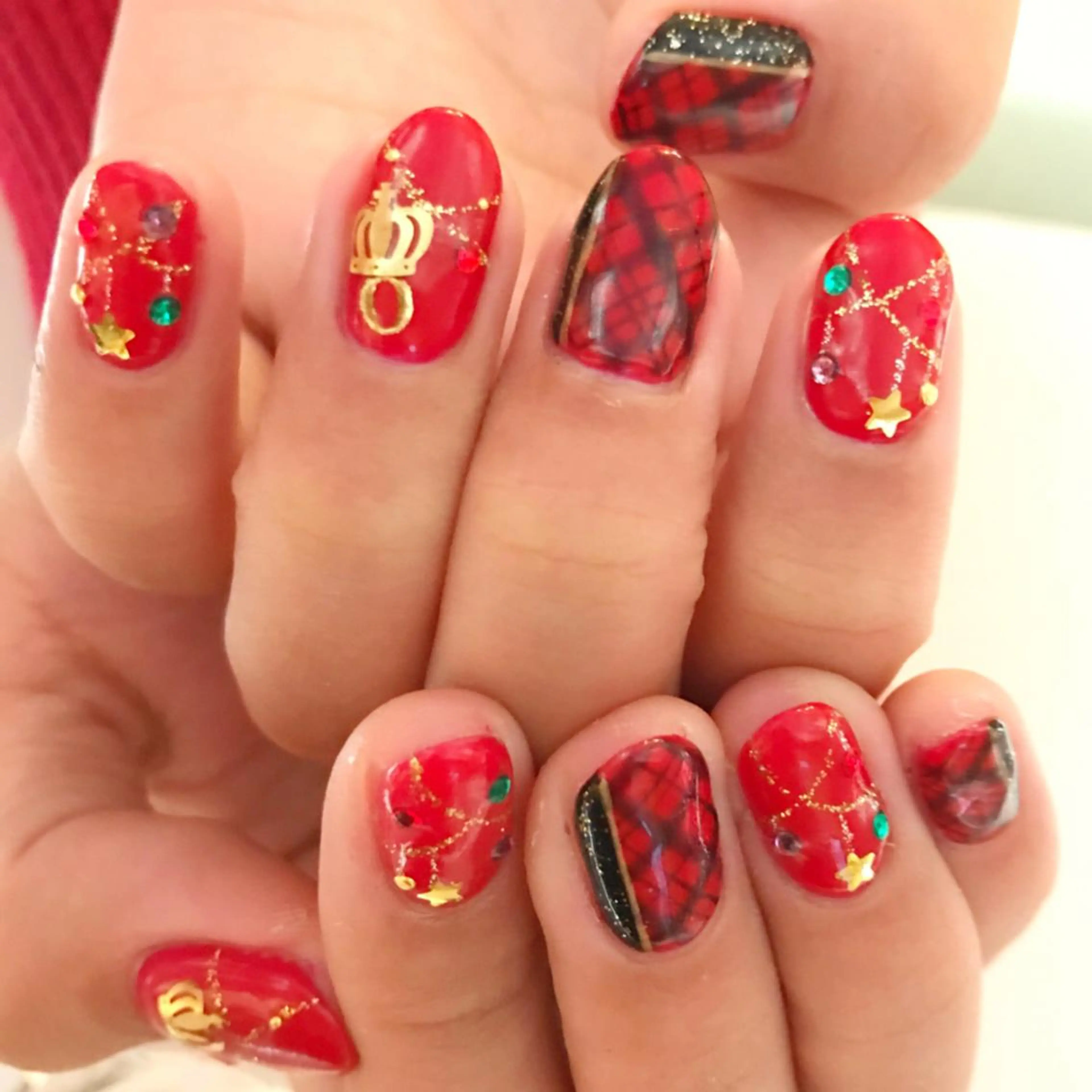 ネイル 赤色 YUN 💅のネイルデザイン