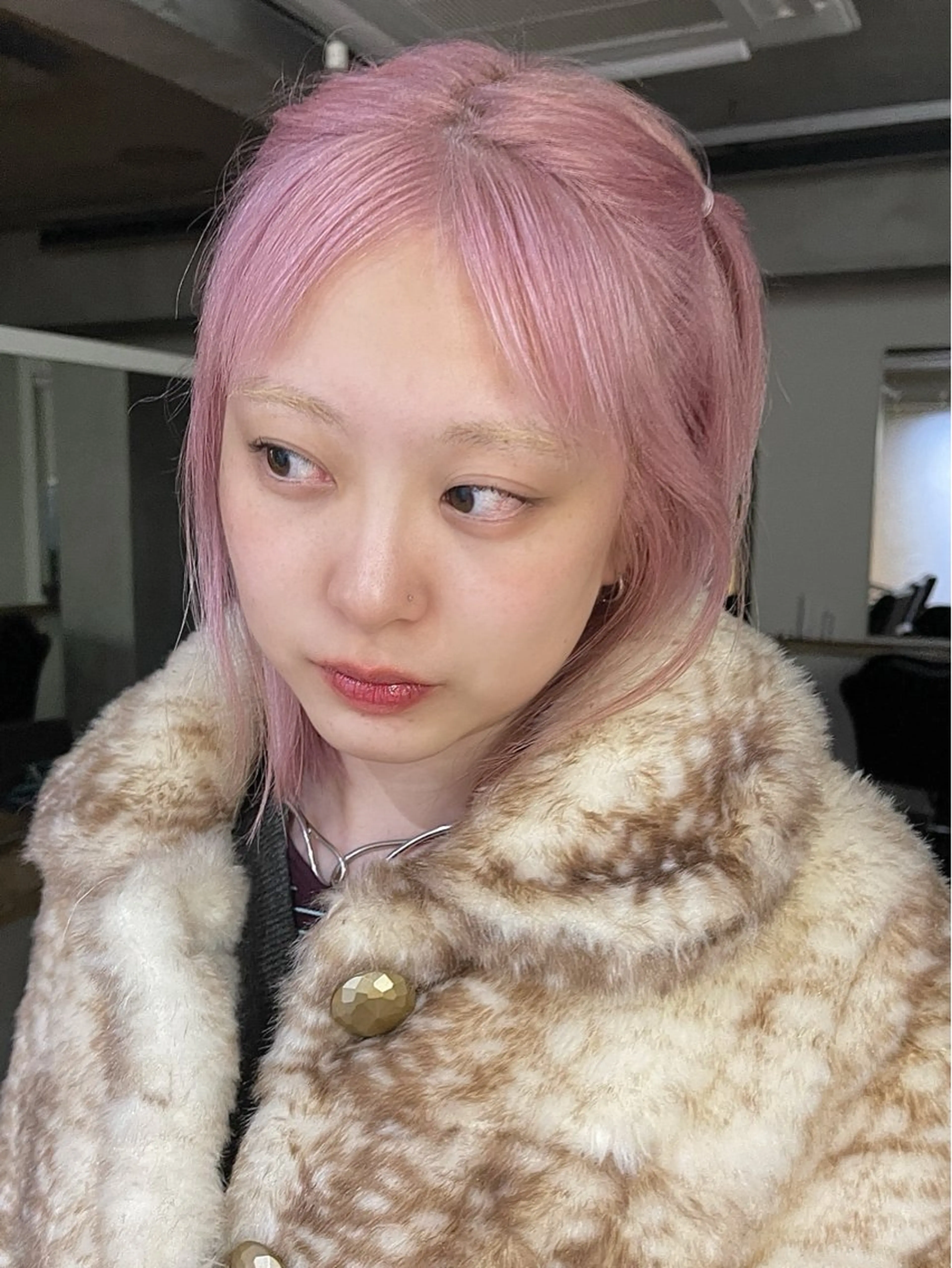 ミディアム カラー カット ヘアカラー トリートメント ヘアセット 安部佑哉/ハイトーン /レイヤー/ブリーチのヘアスタイル