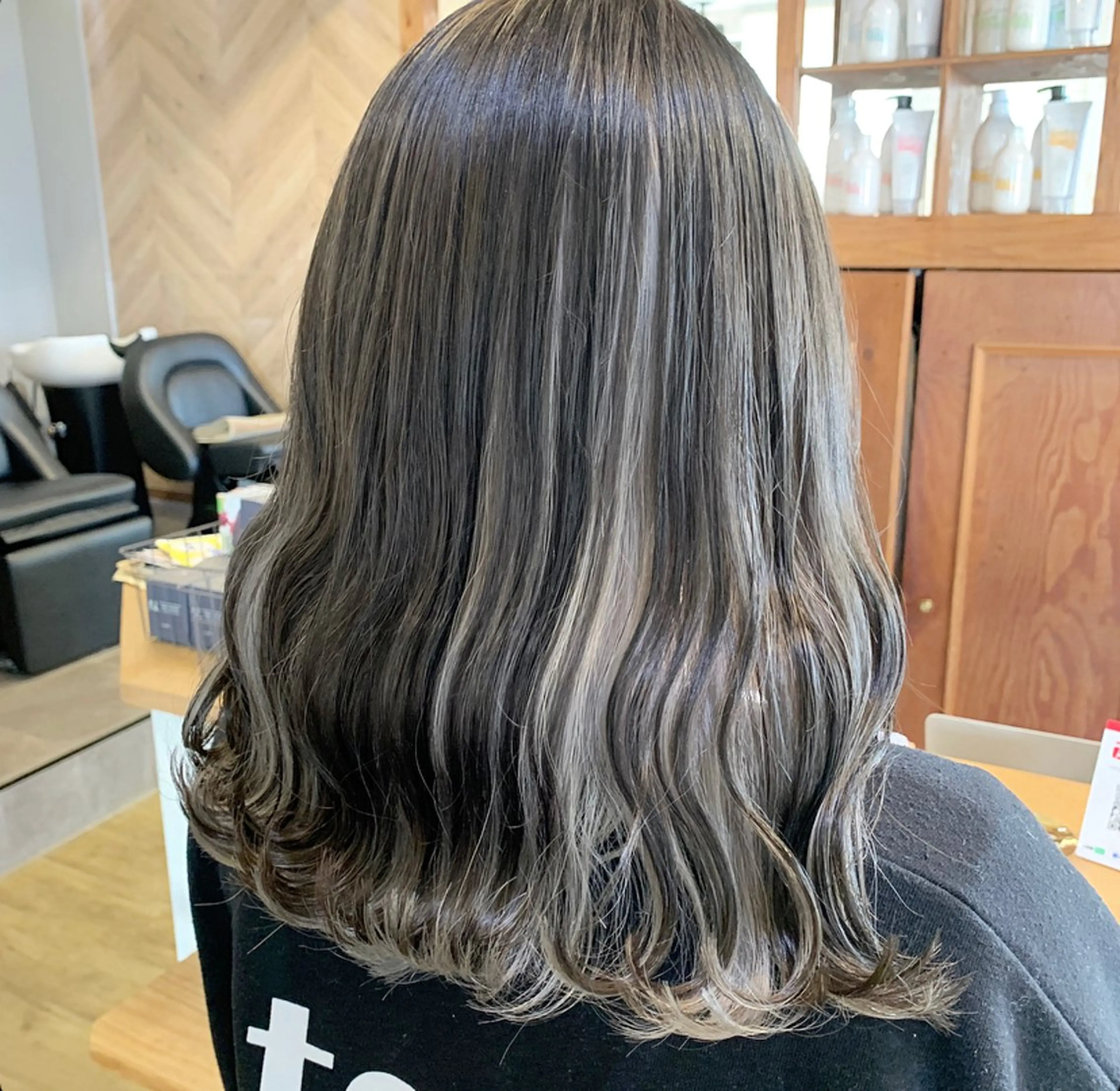 ミディアム カラー ダークグレー ダークグレージュ グレージュ インナーカラー カット ヘアカラー regalo Acari🍎のヘアスタイル