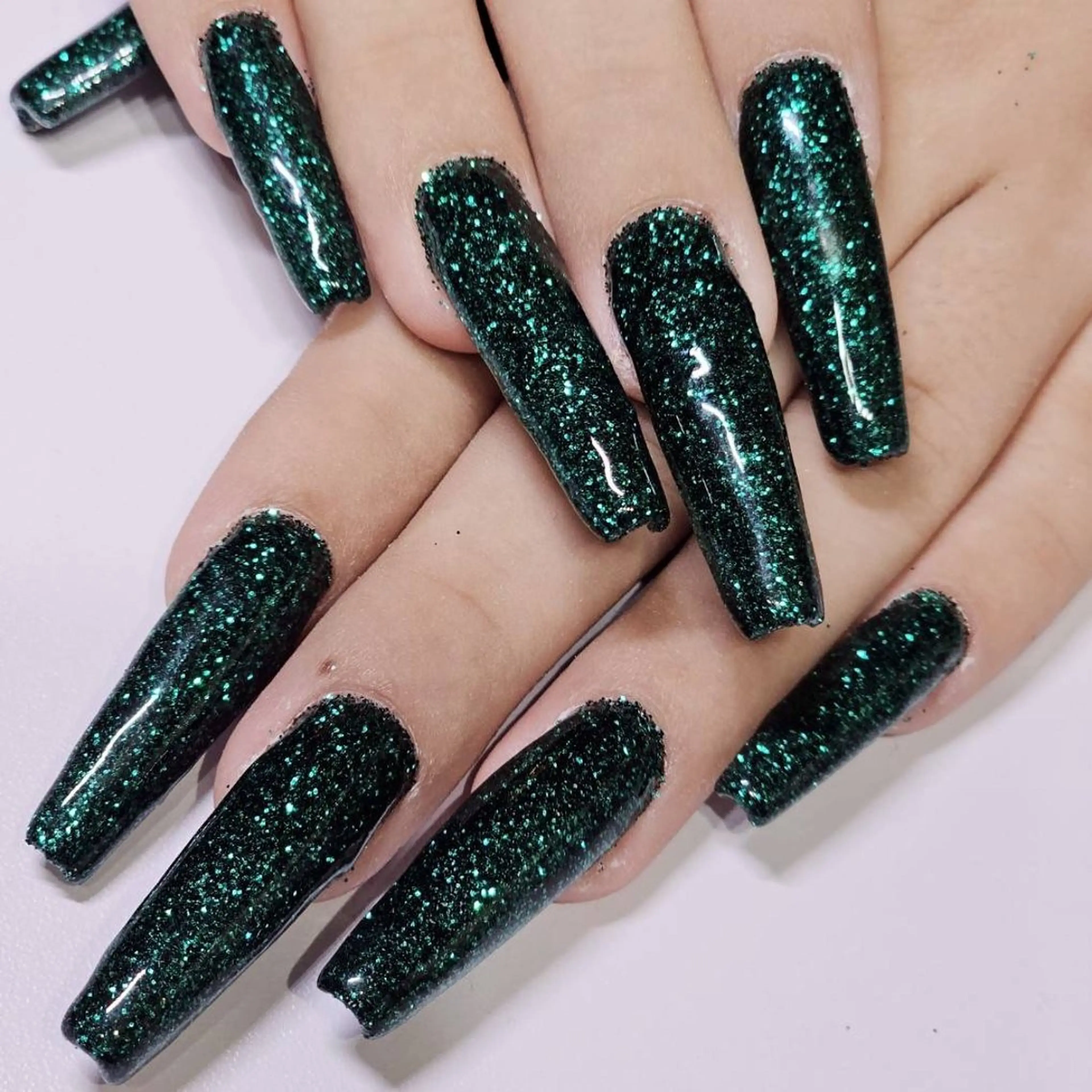 ネイル グリーン ラメ(グリッター) ワンカラーネイル 冬ネイル クリスマス ハンドネイル よしだ ひろきのネイルデザイン