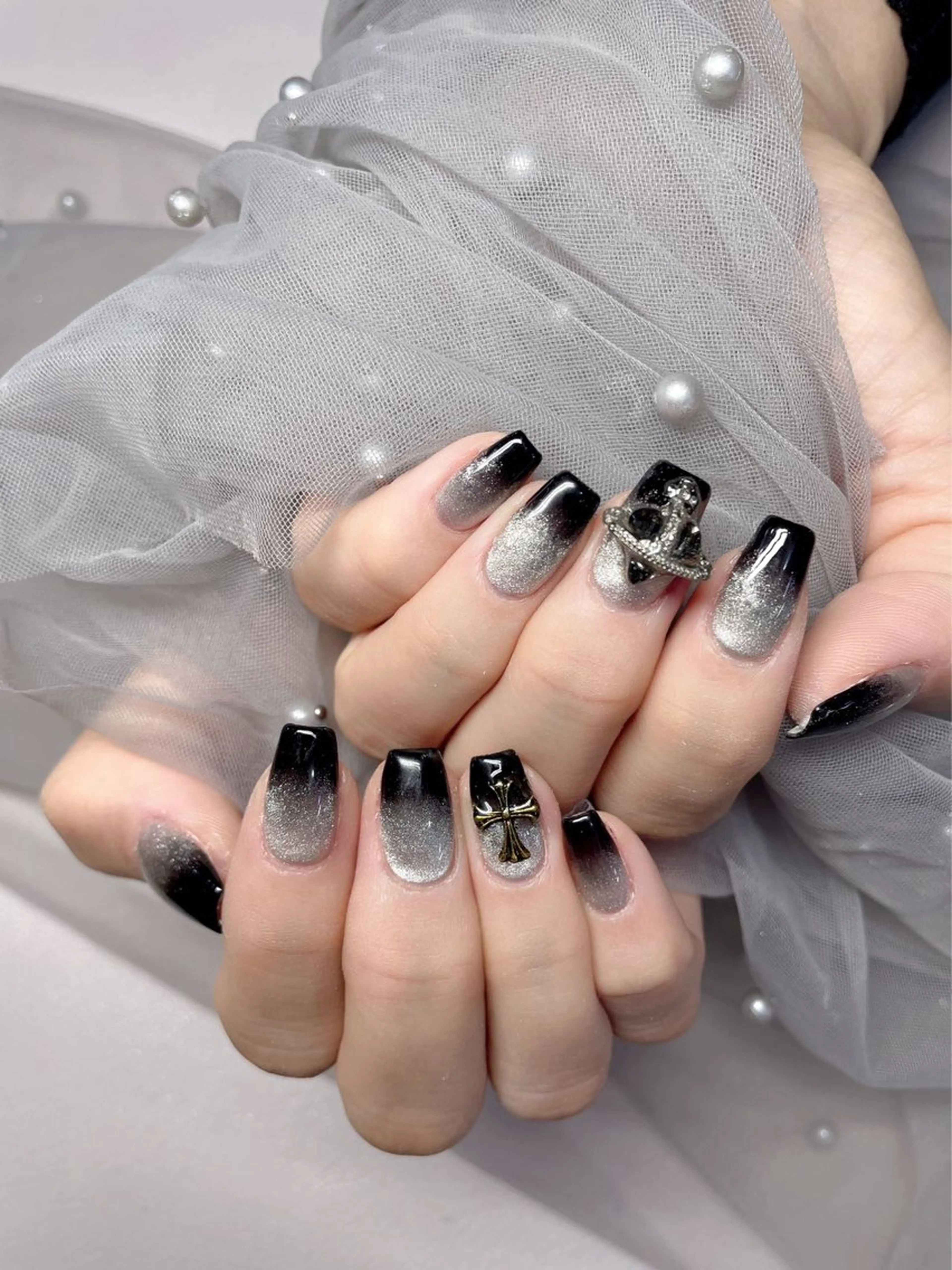 ネイル H1Nail 白のネイルデザイン