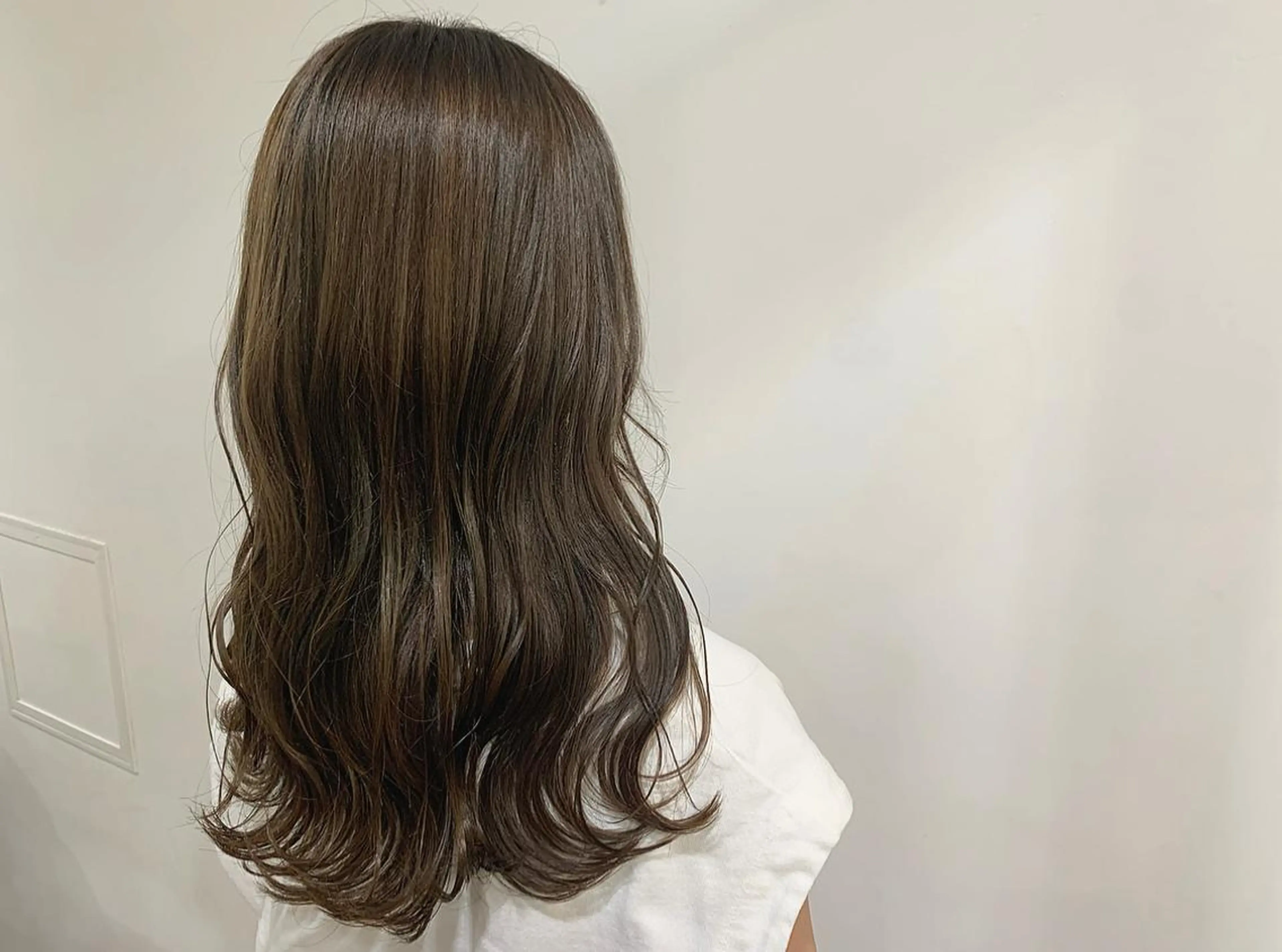 ロング カラー ベージュカラー カット ヘアカラー あべ ゆうかのヘアスタイル