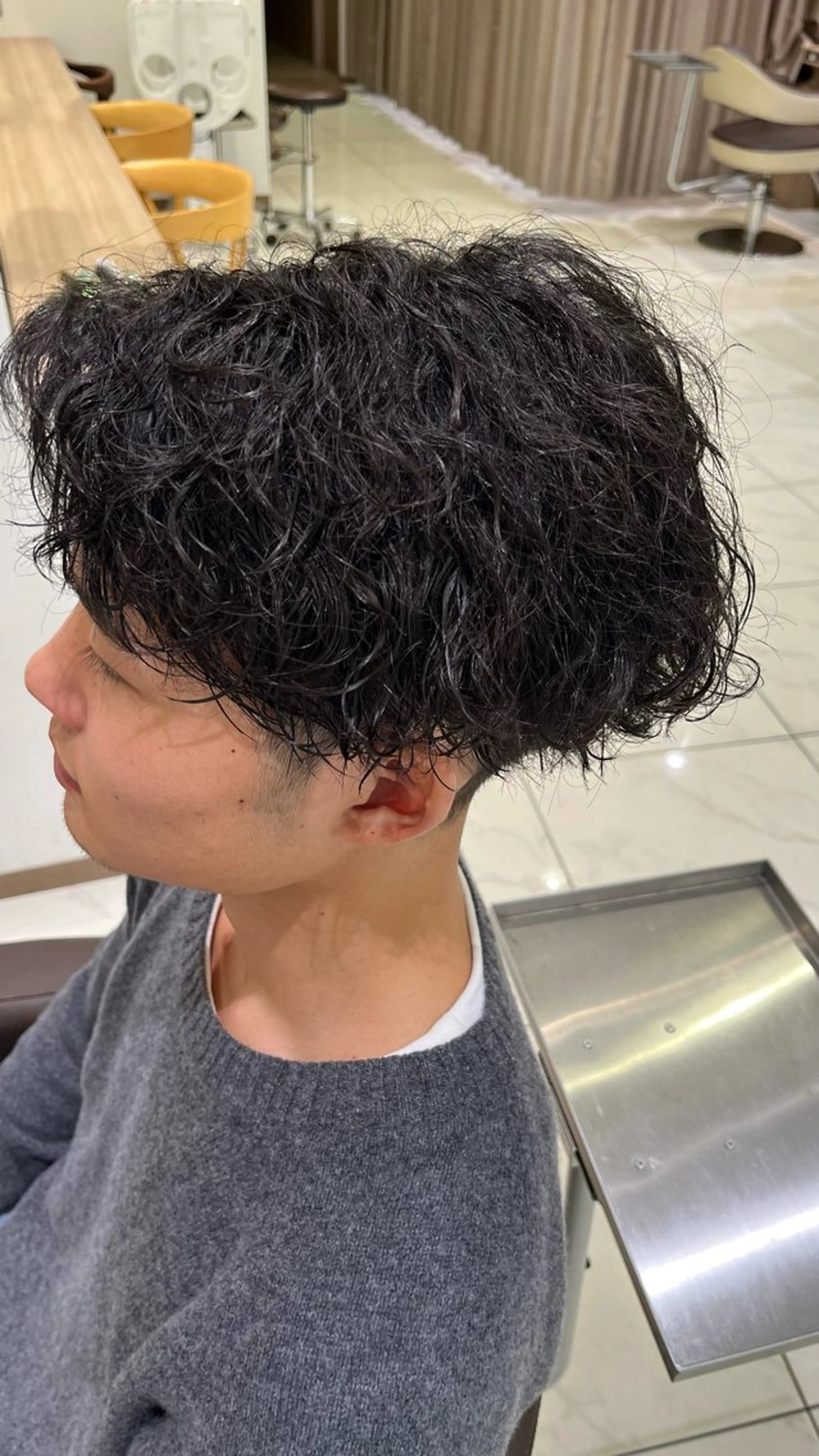 パーマ メンズ メンズブリーチ センターパート フェードカット マッシュ メンズパーマ カット パーマ トリートメント ヘアセット 【メンズパーマ✨️ 髪質改善矯正】岩城のヘアスタイル