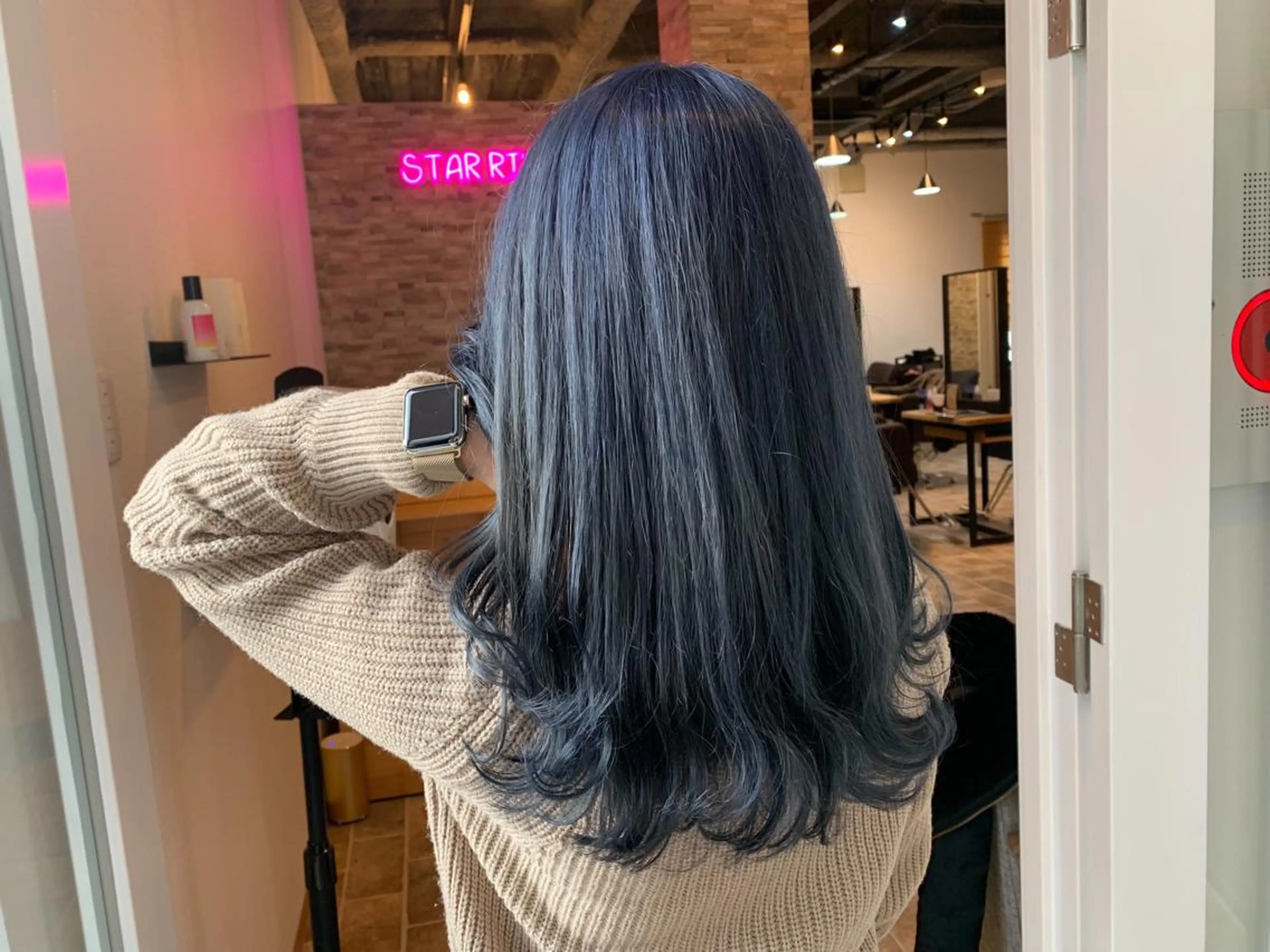 ミディアム カラー ヘアカラー&縮毛矯正 STAR☆RIVERのヘアスタイル