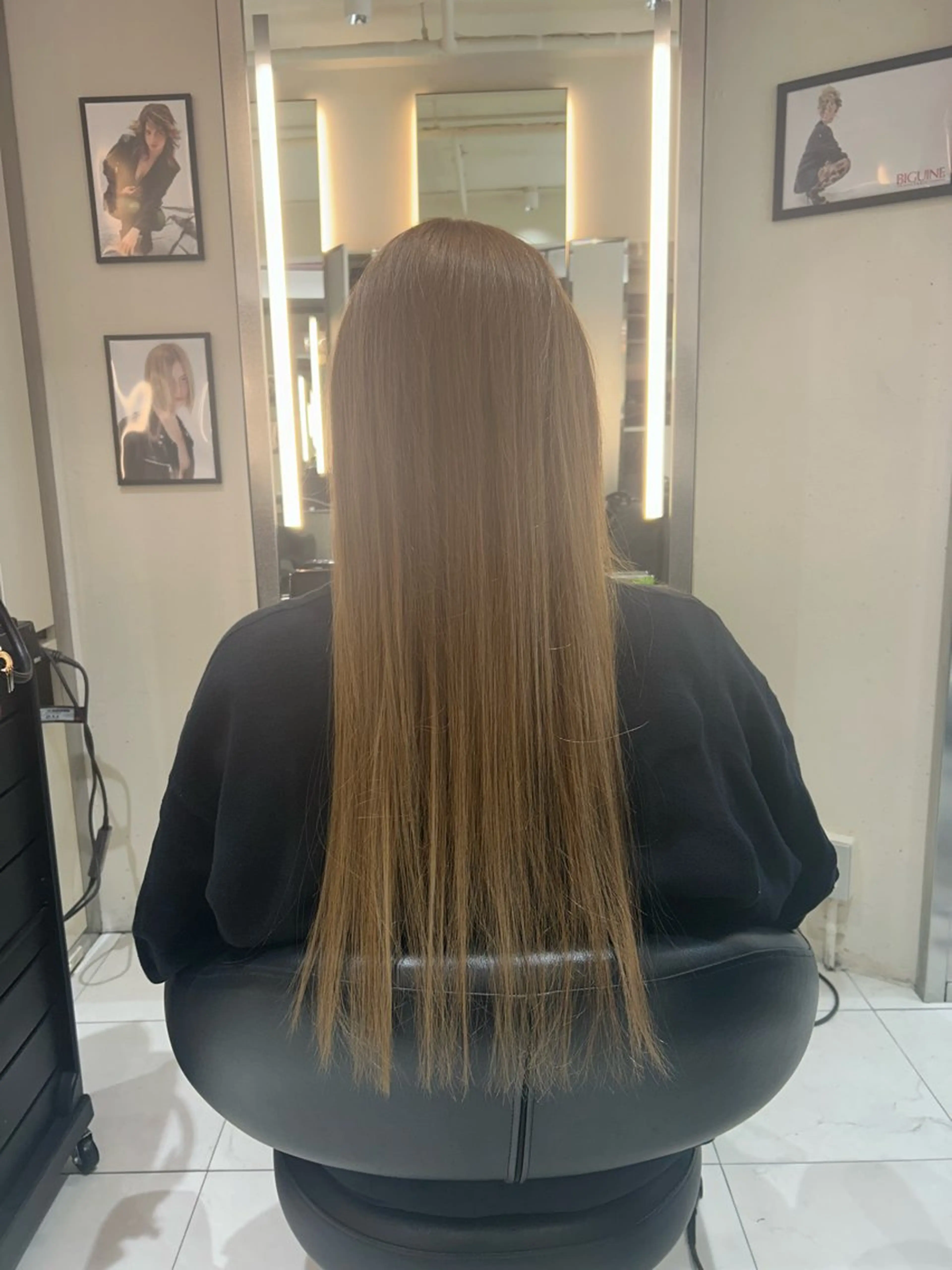 ロング カラー 🌼ハイトーン ちなつ🌼のヘアスタイル