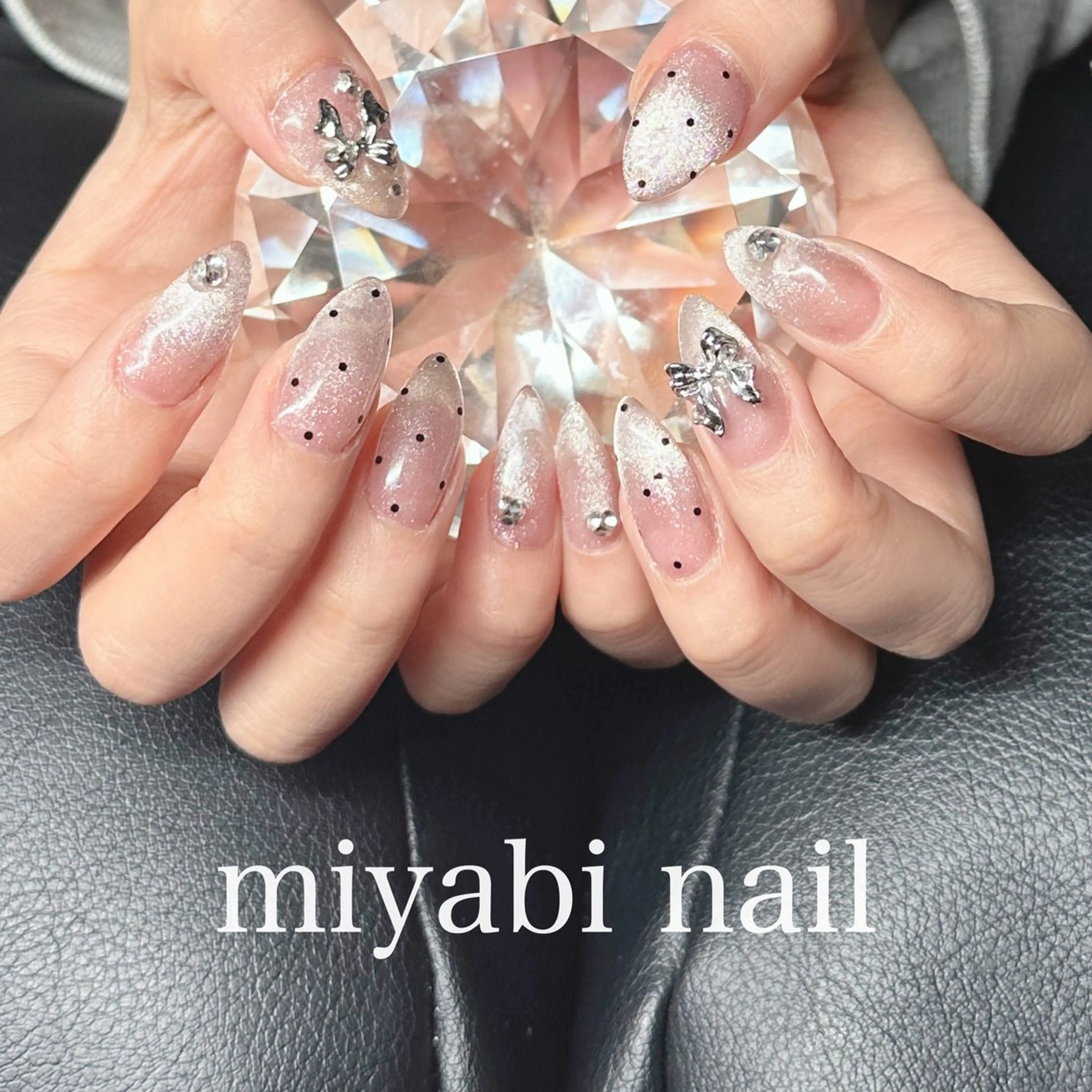 ネイル アートネイル ブラウン ドット ジェルネイル キラキラネイル ハンドネイル miyabi nail 桂川駅近くのネイルデザイン