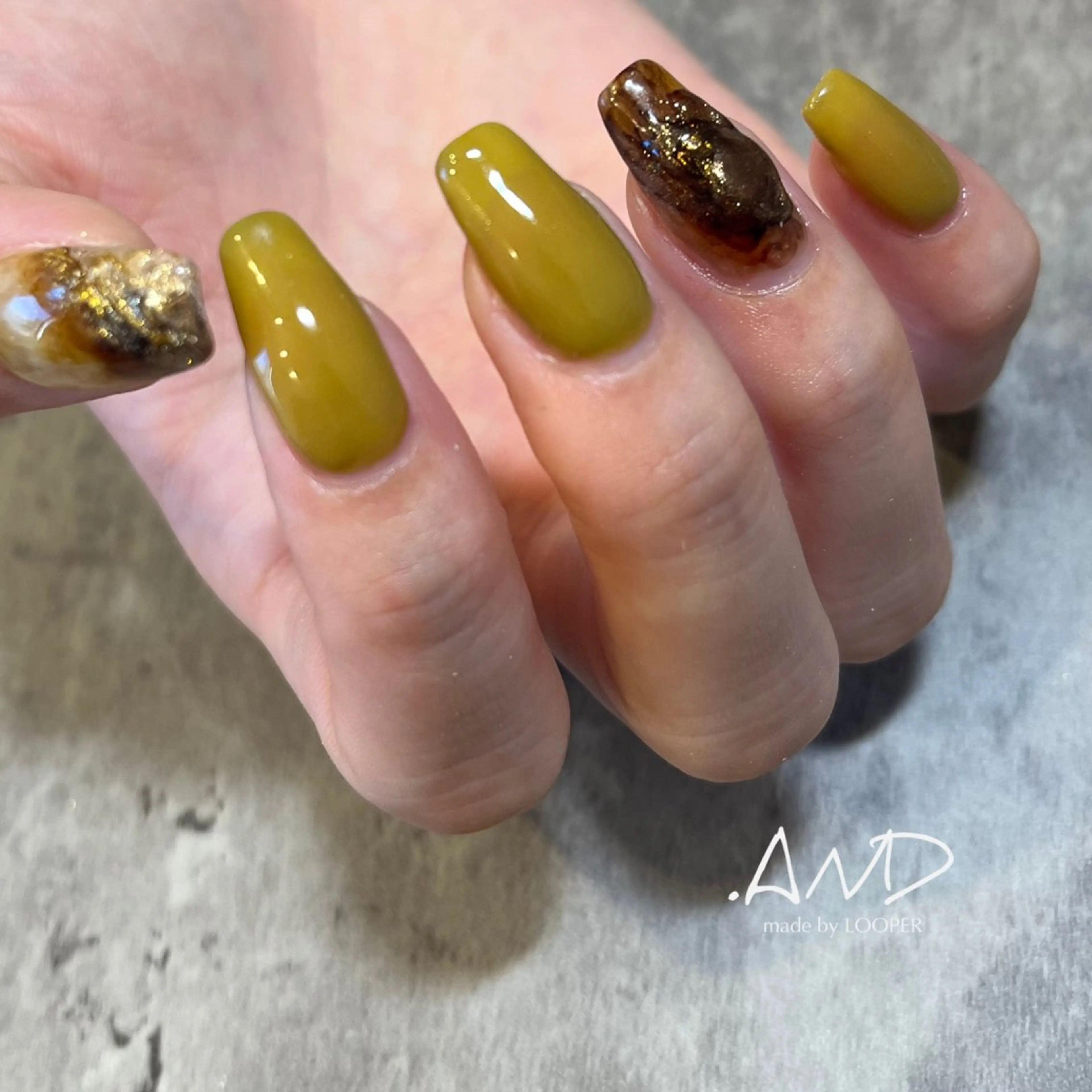 ネイル アートネイル ニュアンスネイル ハンドネイル LOOPER所属・mzh ...のネイルデザイン