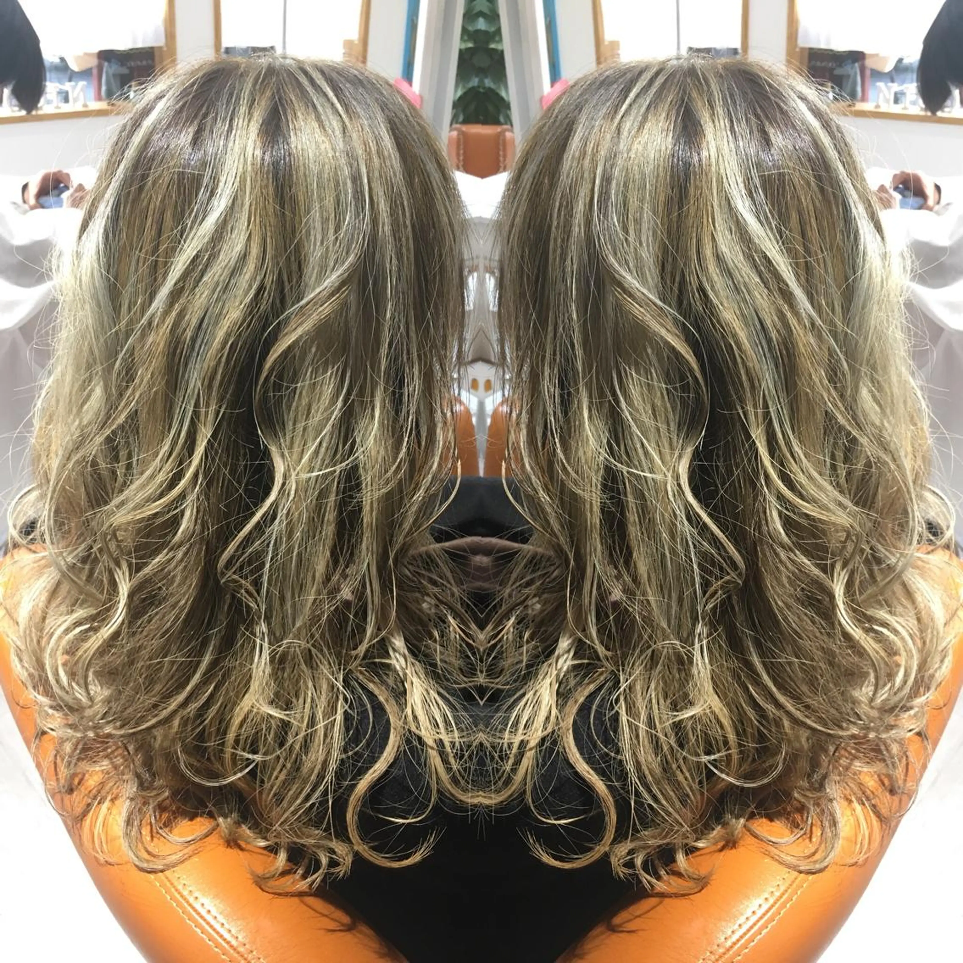 ロング カラー バレイヤージュ ハイライトカラー 外国人風カラー ハイライト レイヤーカット カット ヘアカラー トリートメント 中間 将人のヘアスタイル