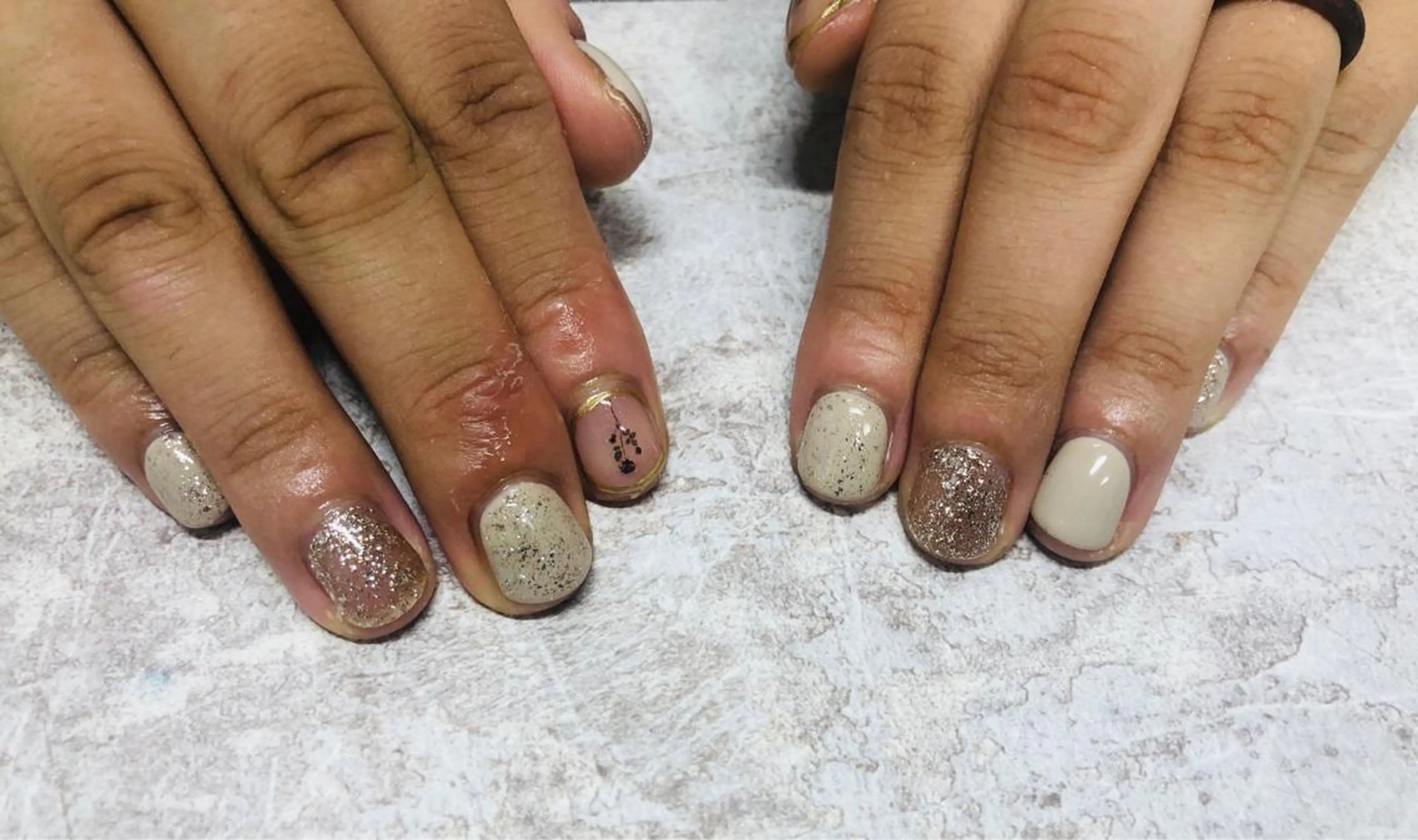 ネイル mogunail &blowのネイルデザイン