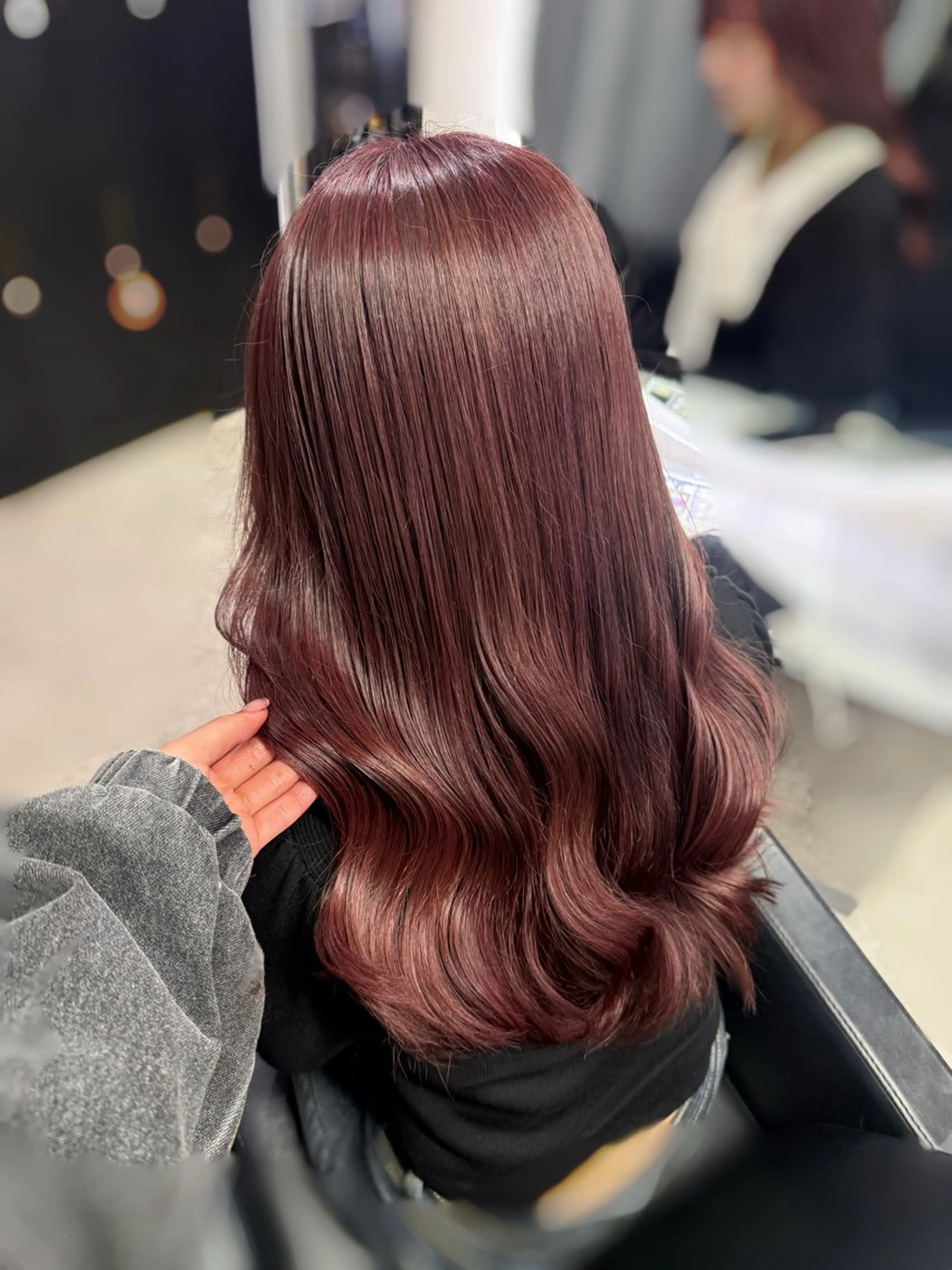 ロング カラー ヘアアレンジ ブリーチ ブラウンカラー ダブルカラー ブリーチなしカラー ピンクカラー カット ヘアカラー トリートメント なな 顔周りカット/ 透明感カラーのヘアスタイル
