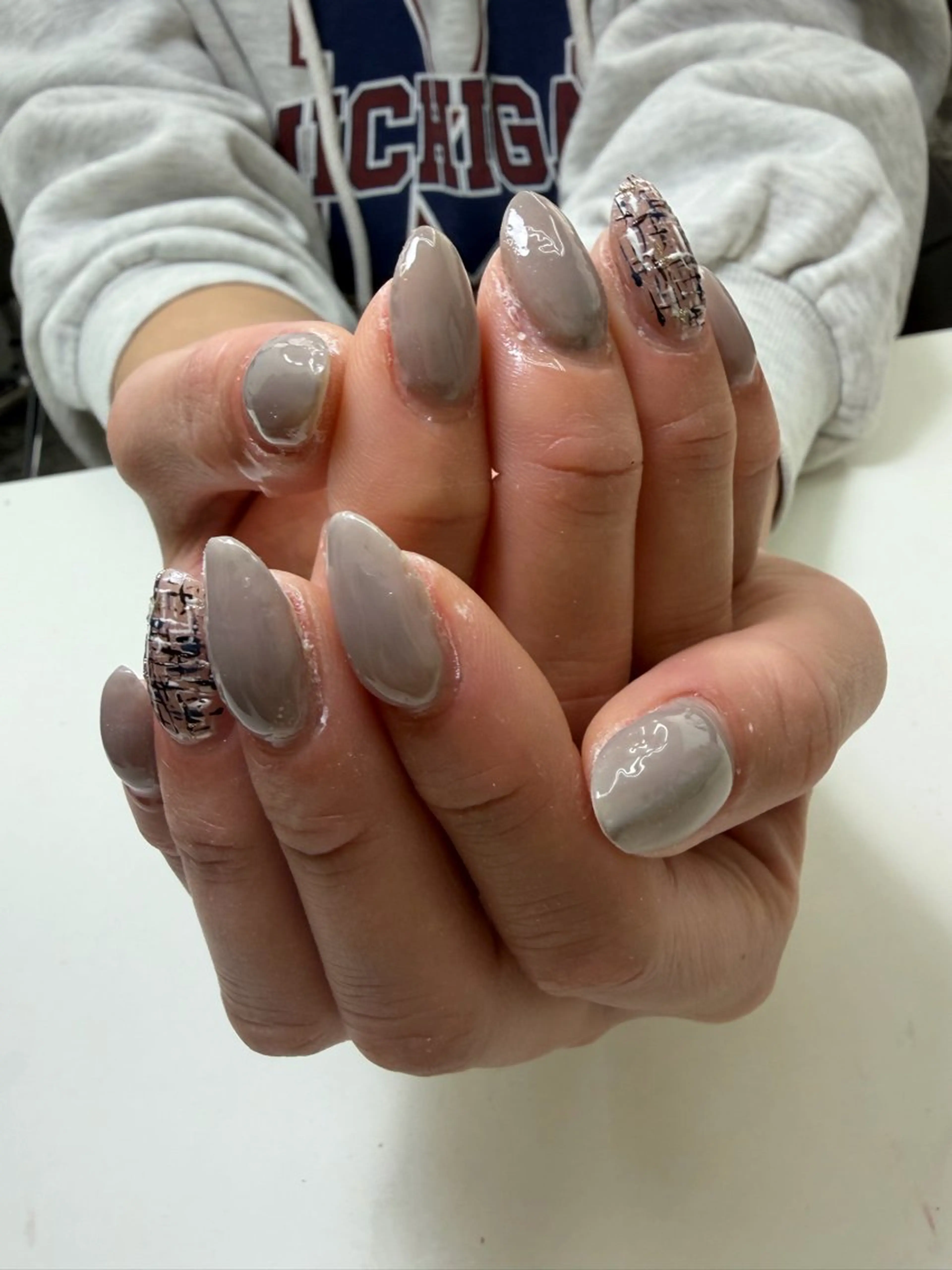 ネイル ツイードネイル 眞鍋 歩のネイルデザイン