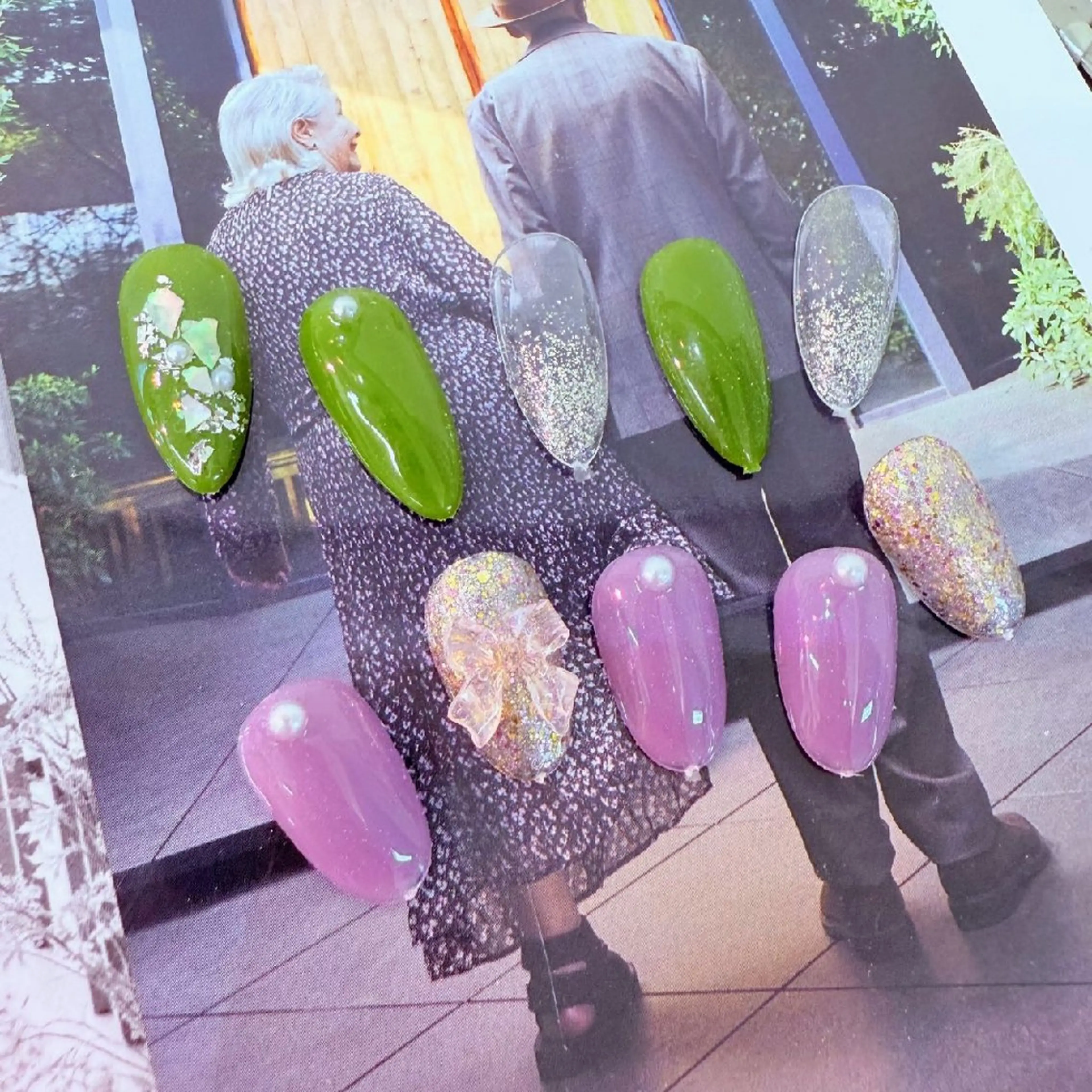 ネイル ハンドネイル グロー ネイルのネイルデザイン