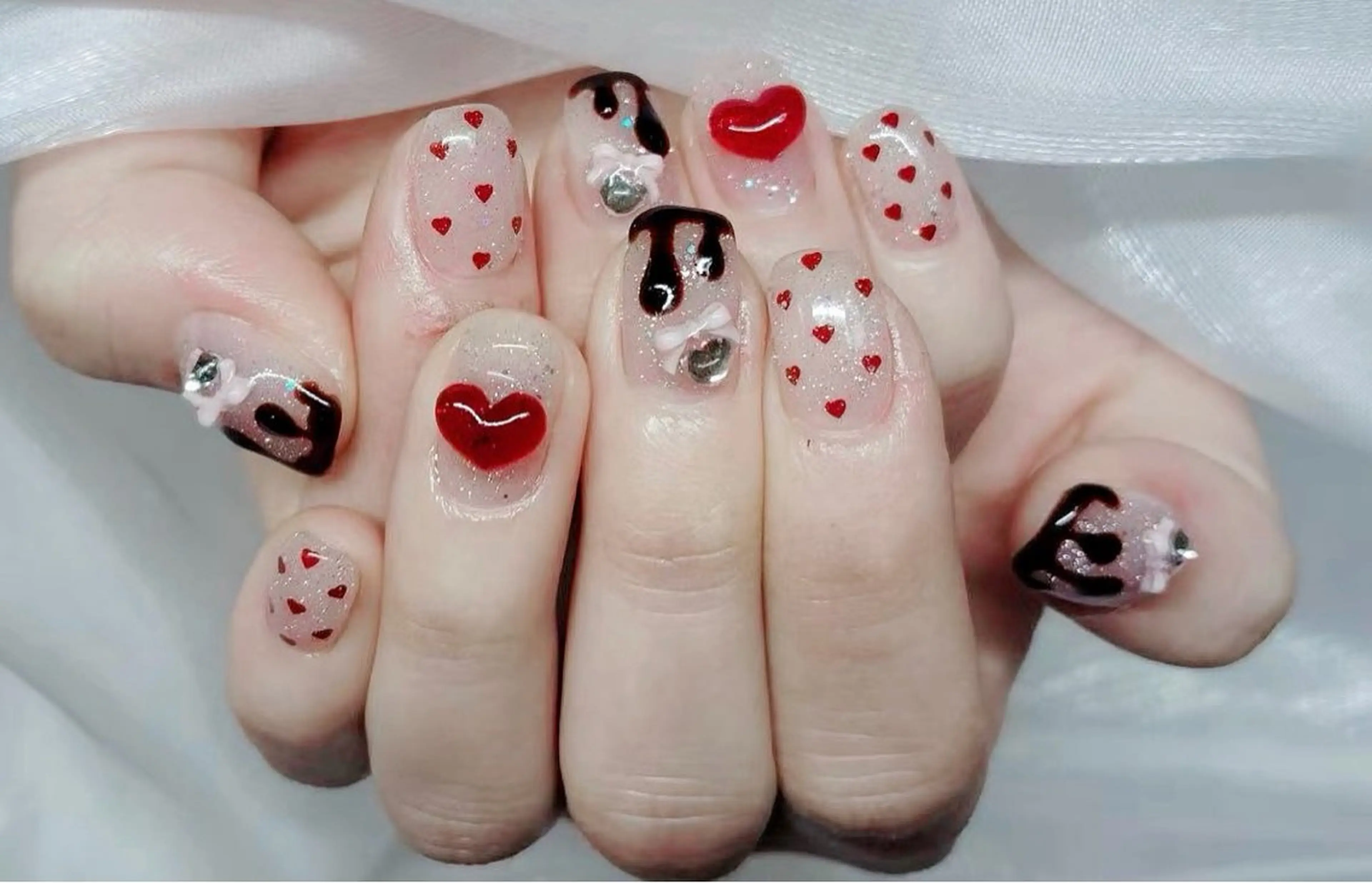 ネイル アートネイル オーロラネイル ガーリー キラキラネイル 韓国ネイル ハンドネイル Mio NailsalonUのネイルデザイン