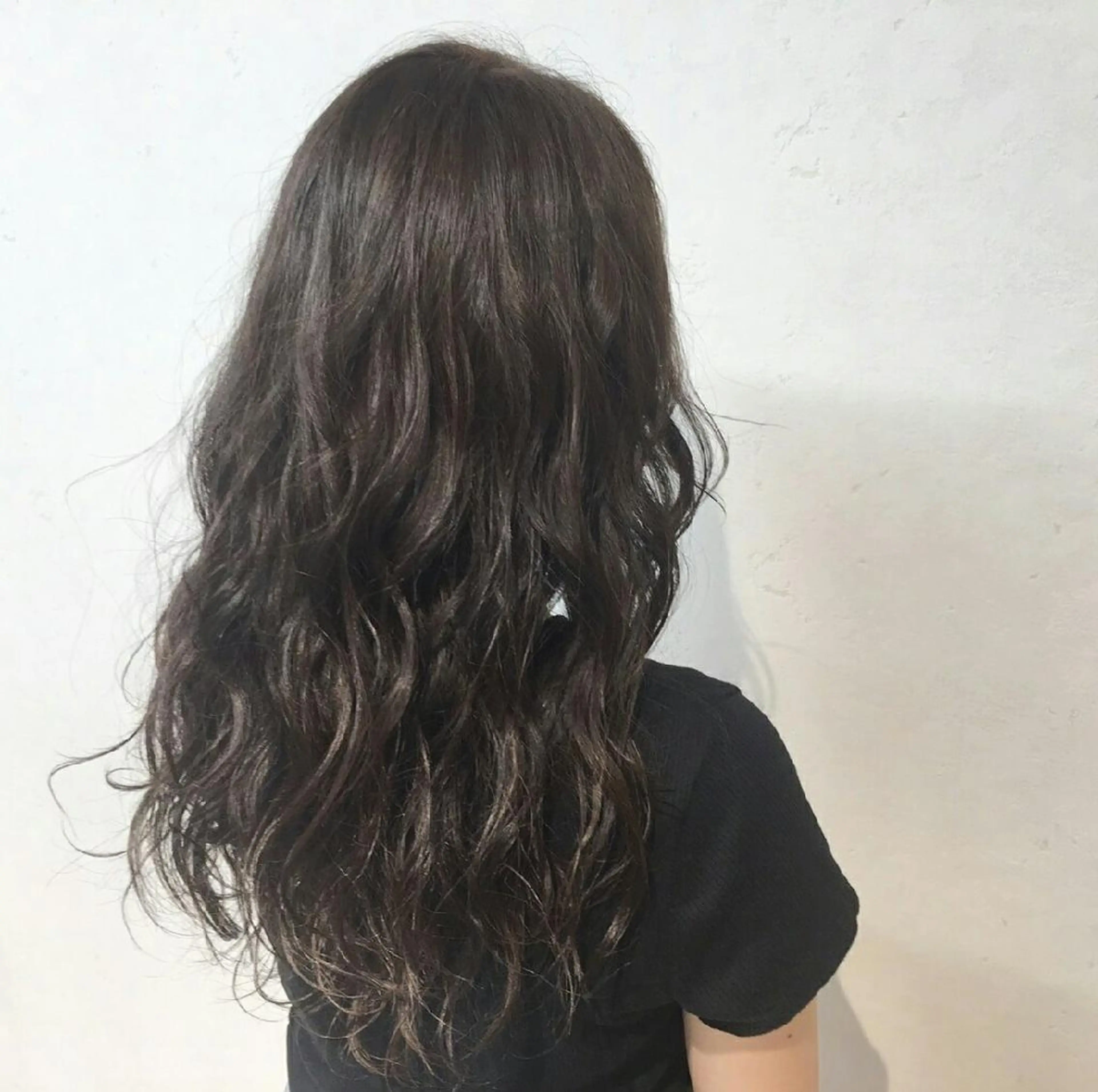ロング カラー グレージュ 透明感ハイライト◎ 伊藤夏海のヘアスタイル