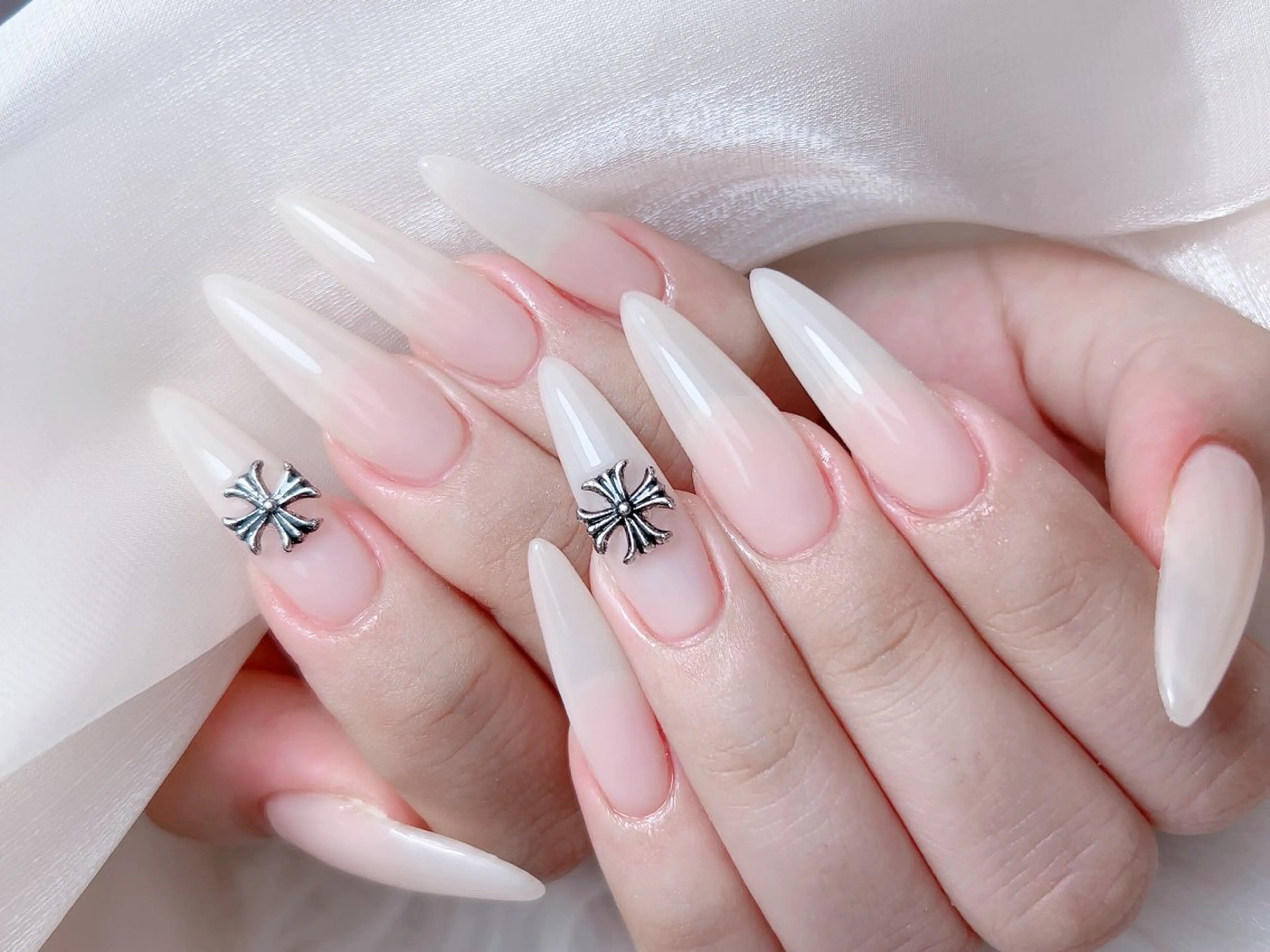 ネイル ハンドネイル M🌷nail 長さだし専門店のネイルデザイン