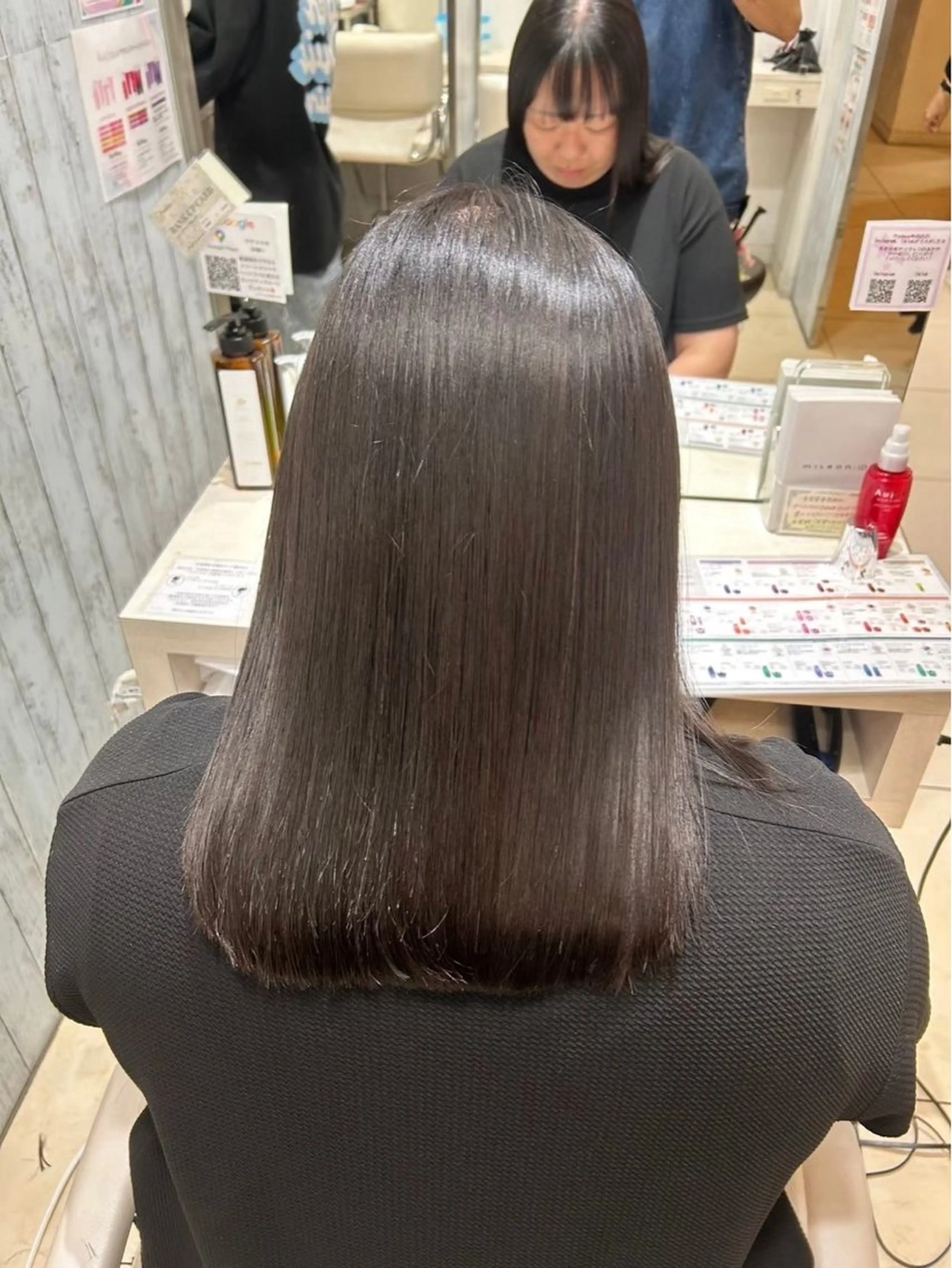 セミロング カット 縮毛矯正 🎀ゆい🎀 髪質改善カラー🎀のヘアスタイル