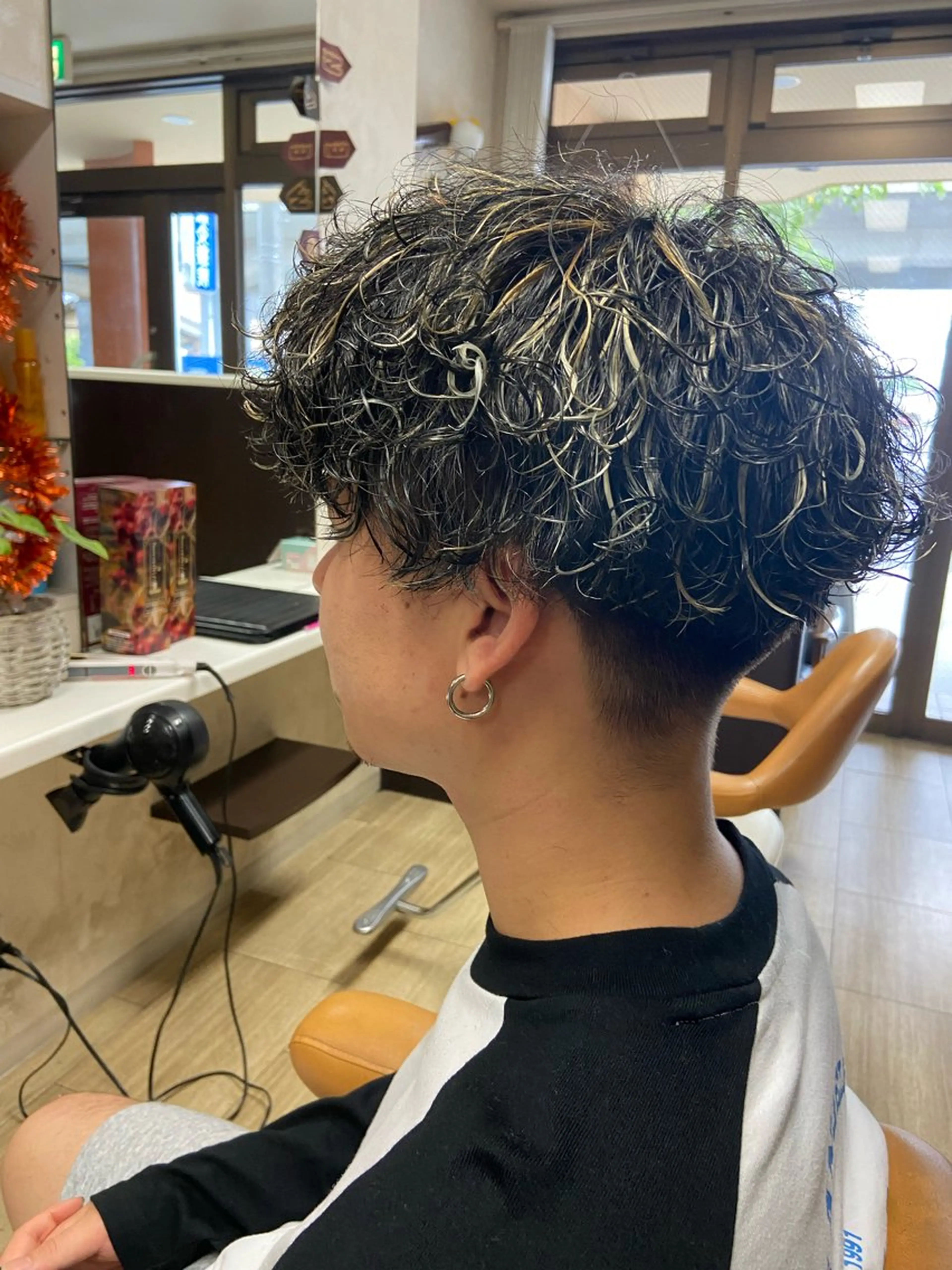 ショート カラー パーマ ハイライトカラー ハイライト パーマ 千上 結希奈のヘアスタイル