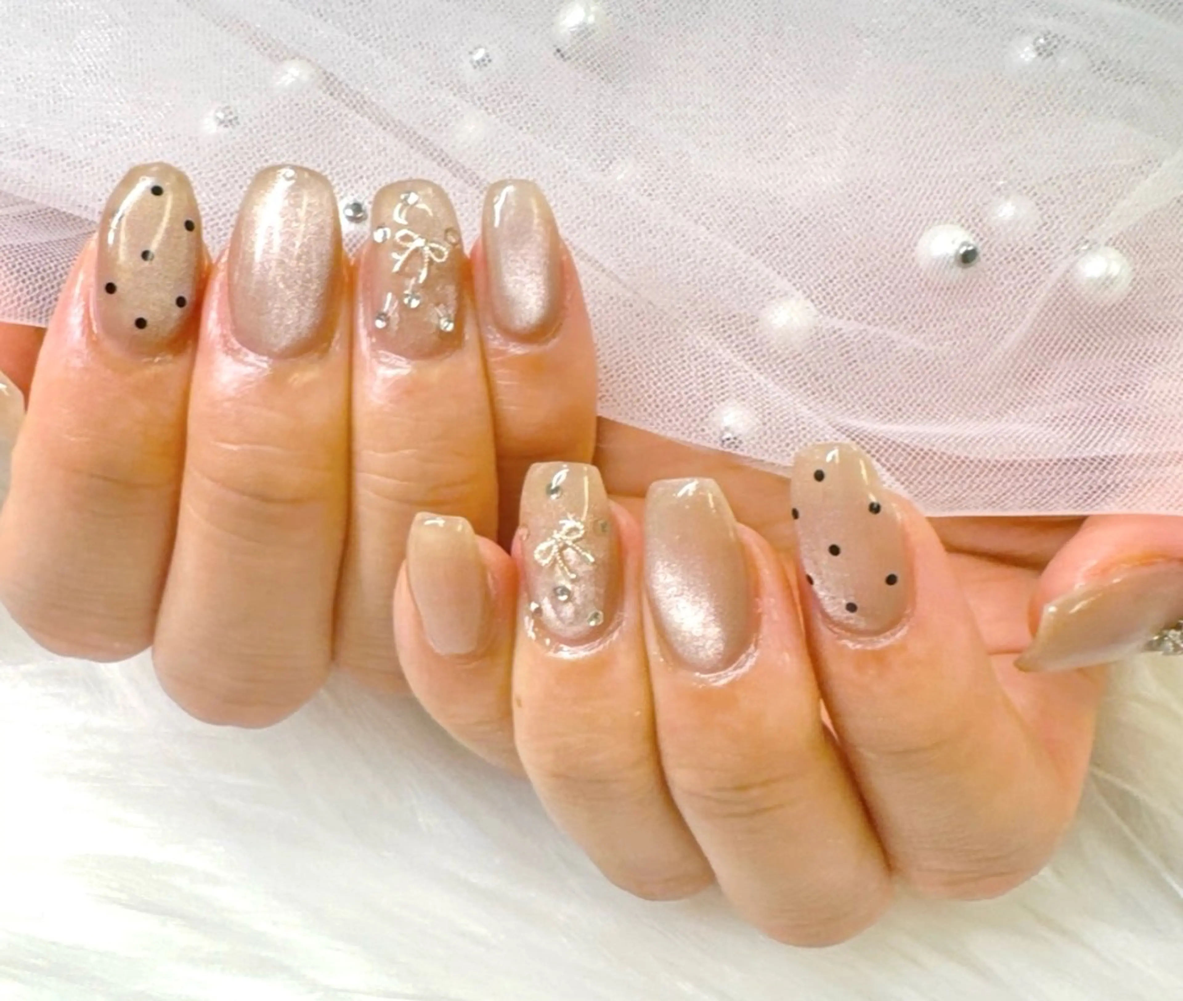 ネイル 長さ出し ジェルネイル ガーリー マグネットネイル パラジェル ハンドネイル Queeens nailのネイルデザイン