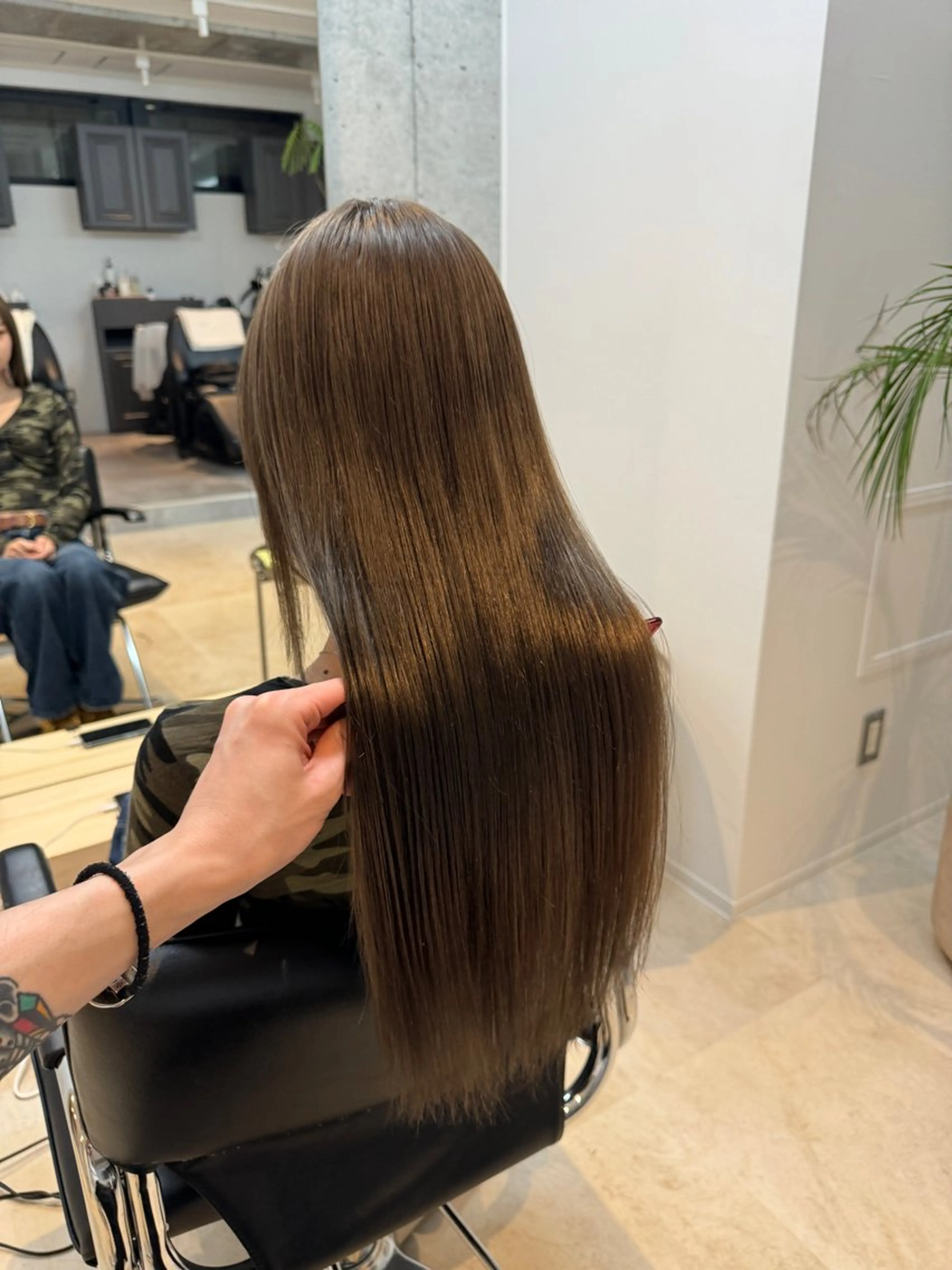 ロング 切りっぱなしボブ レイヤー/縮毛矯正のヘアスタイル