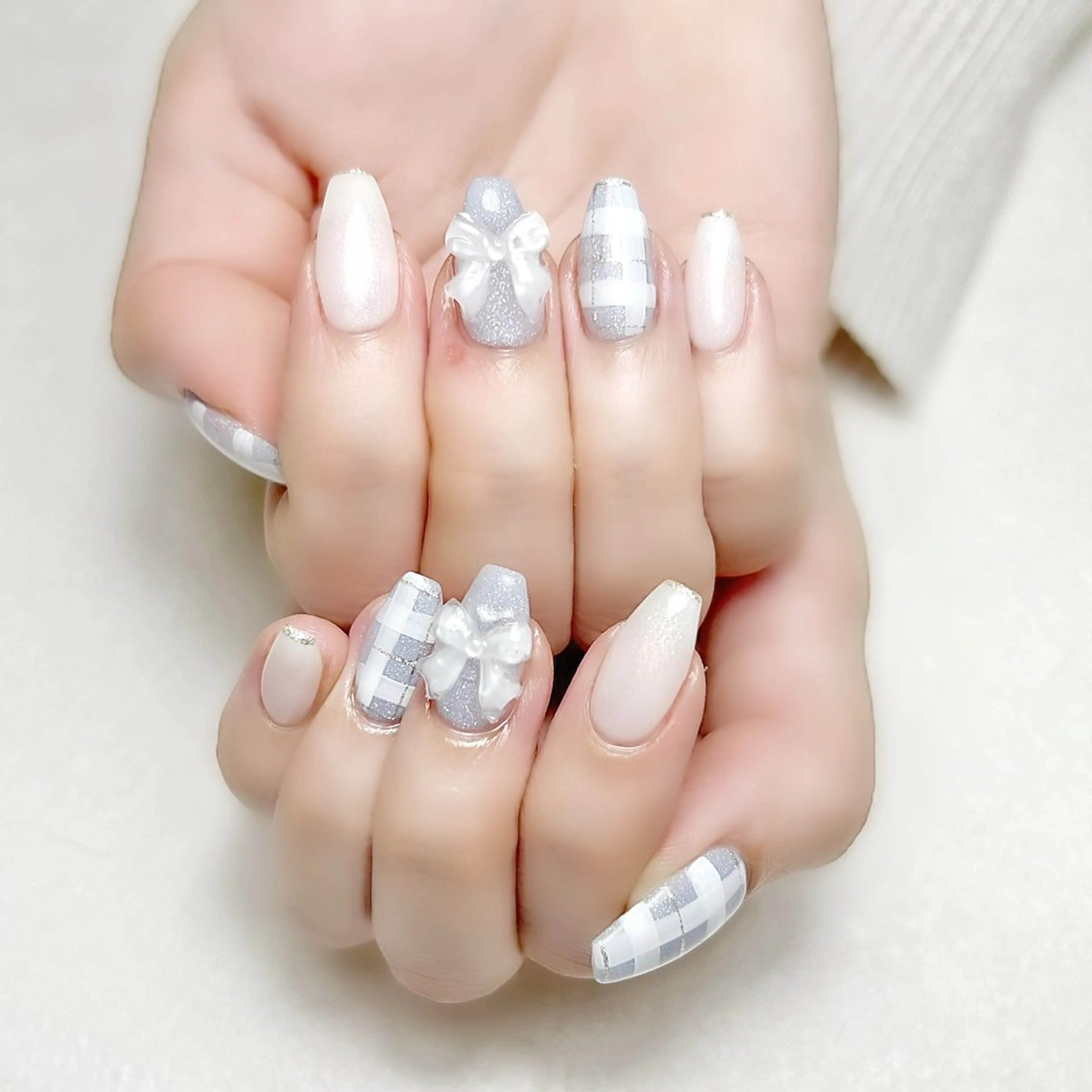 ネイル ブルー ガーリー キラキラネイル ラメ(グリッター) 冬ネイル rouse nail RISATOのネイルデザイン