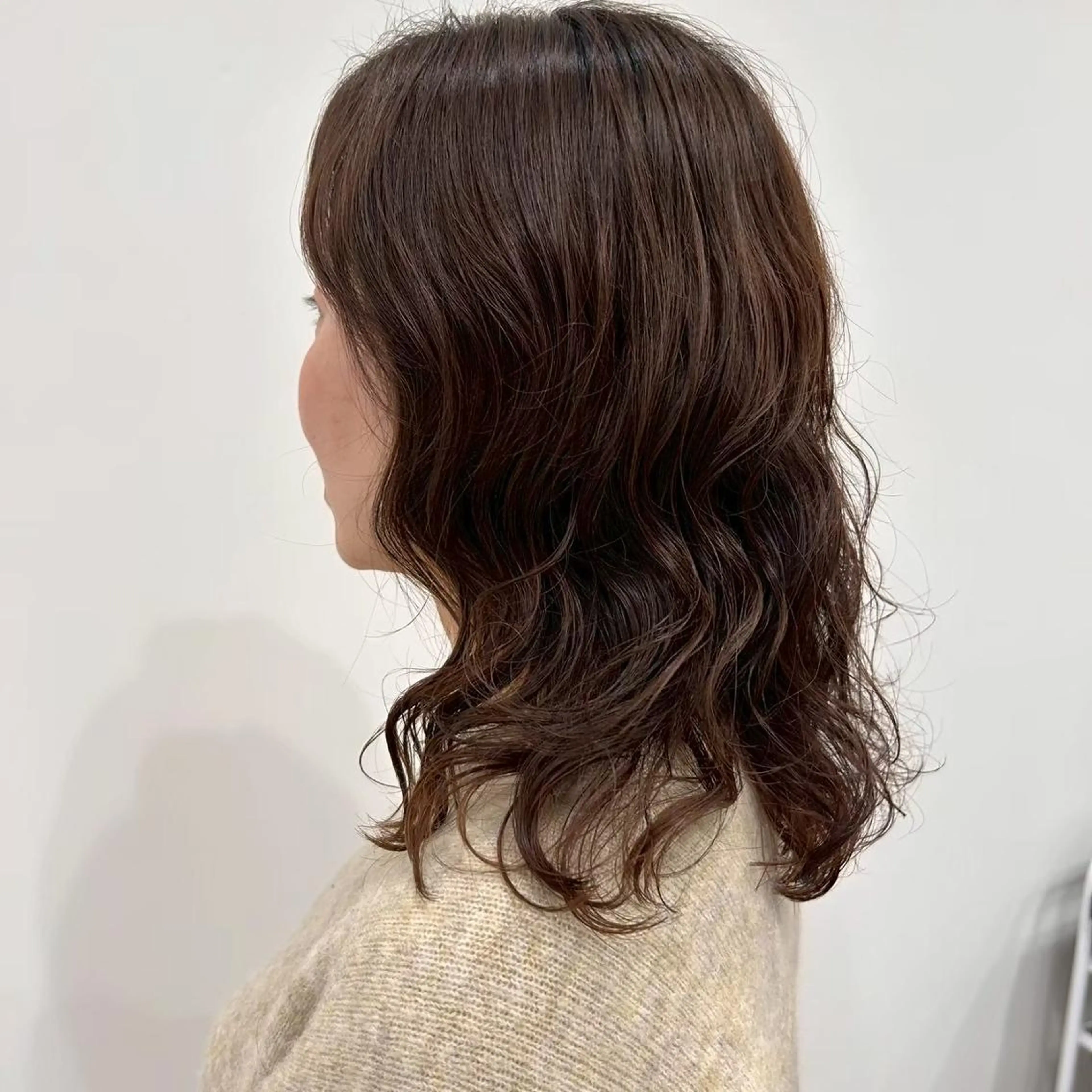 ミディアム カラー ヘアアレンジ パーマ ベージュカラー ブリーチ 透明感カラー グレージュ ブリーチなしカラー カット ヘアカラー トリートメント 肥後 有紗のヘアスタイル
