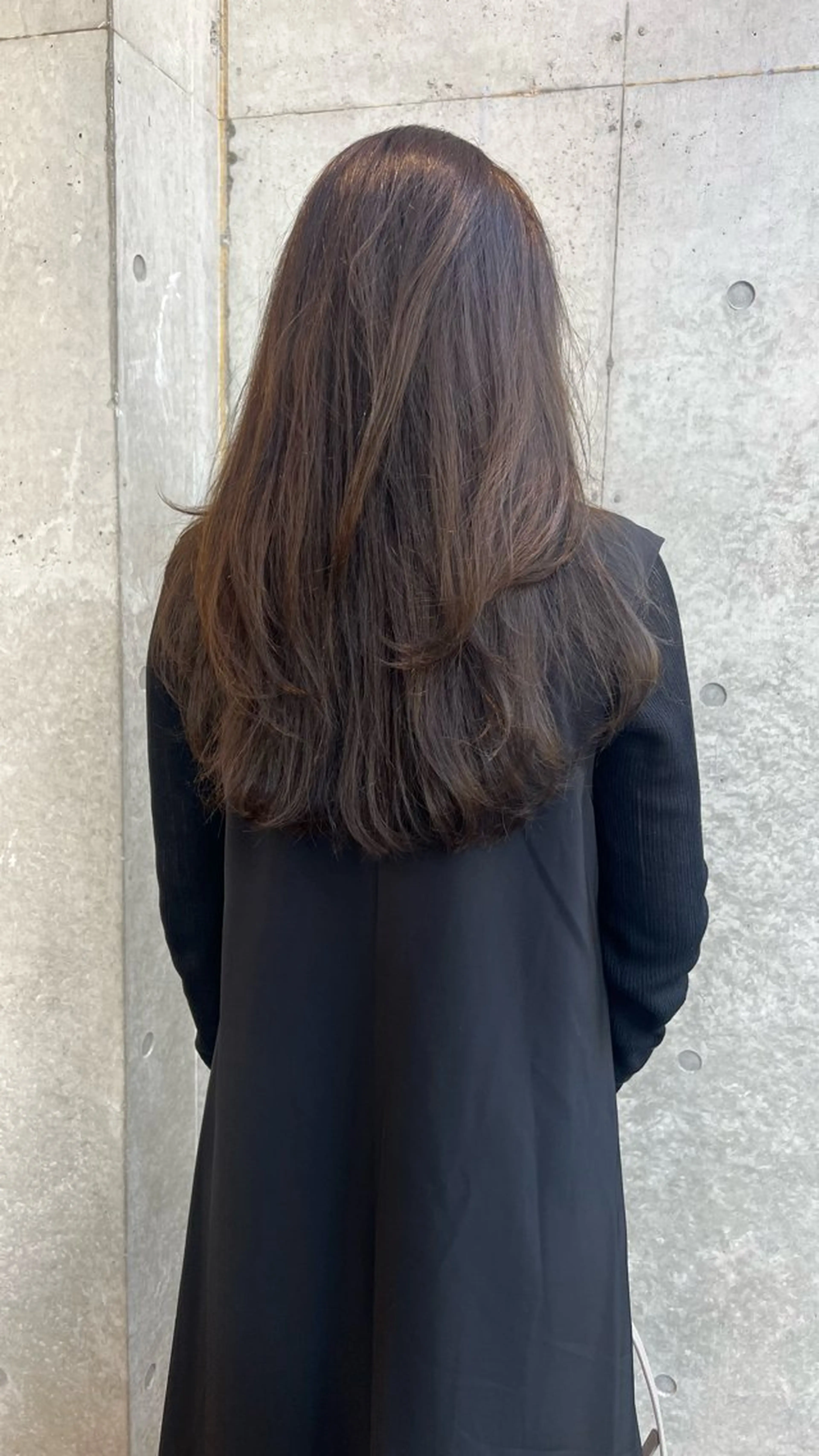 ロング カラー ロングレイヤー アッシュ ベージュカラー ブリーチ 透明感カラー カット ヘアカラー トリートメント 誰より丁寧なカット/ 小林輝/レイヤーのヘアスタイル