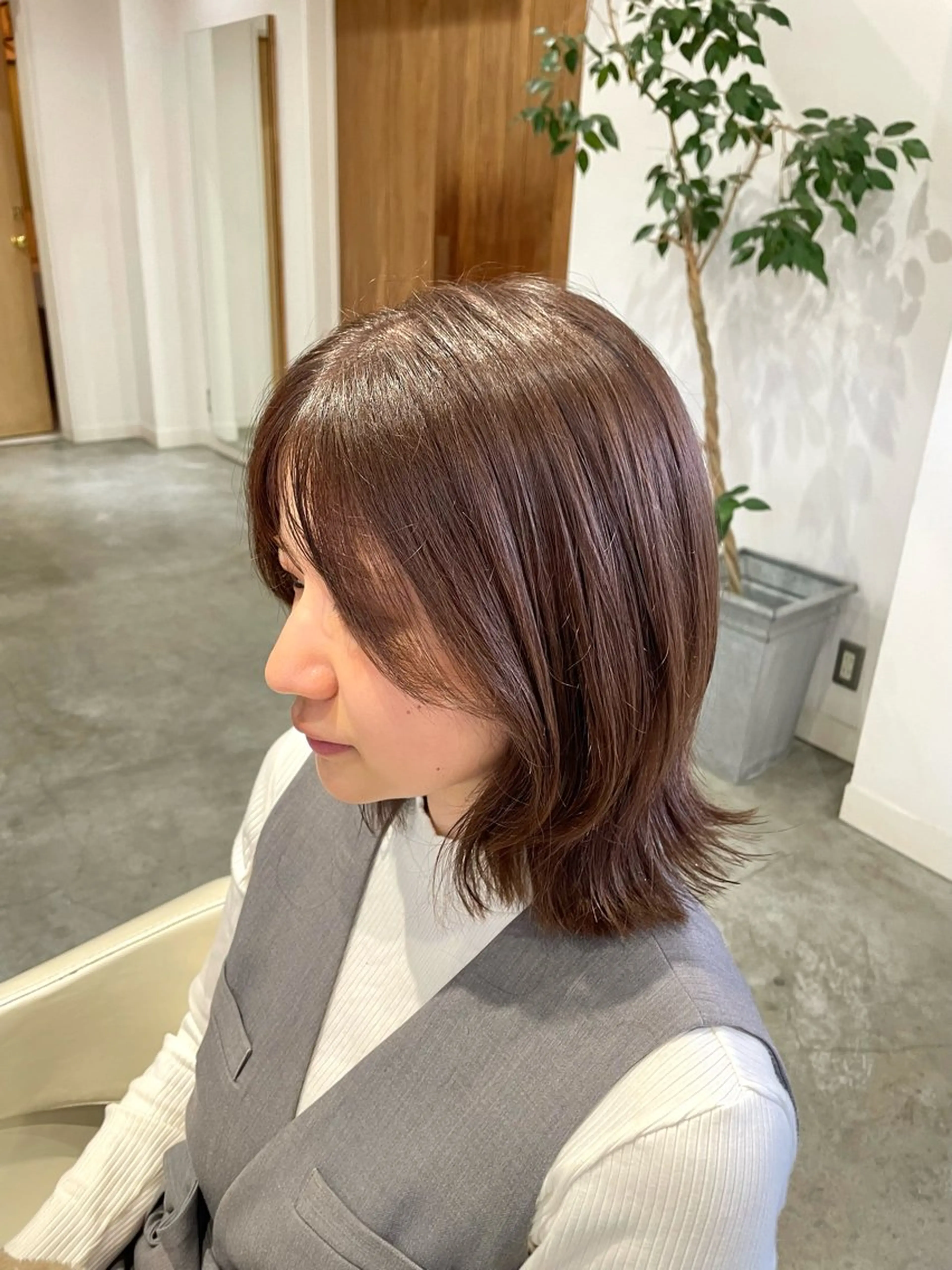ミディアム カラー ボブレイヤー ベージュカラー ブリーチ ブラウンカラー 透明感カラー カット ヘアカラー トリートメント mopa_kaede ナチュラル/レイヤーのヘアスタイル