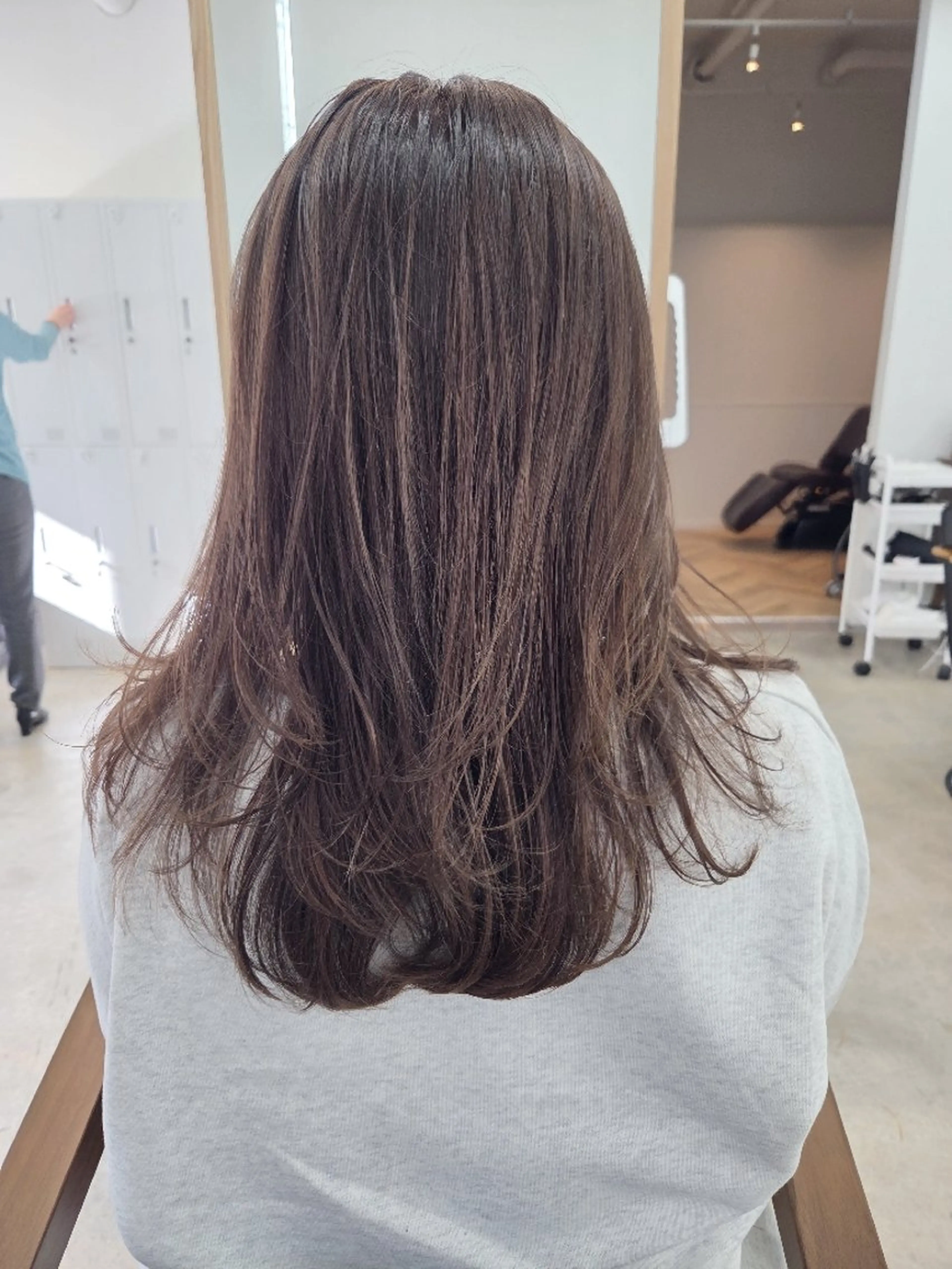 ロング カラー 透明感カラー グレージュ 樋口 千尋のヘアスタイル