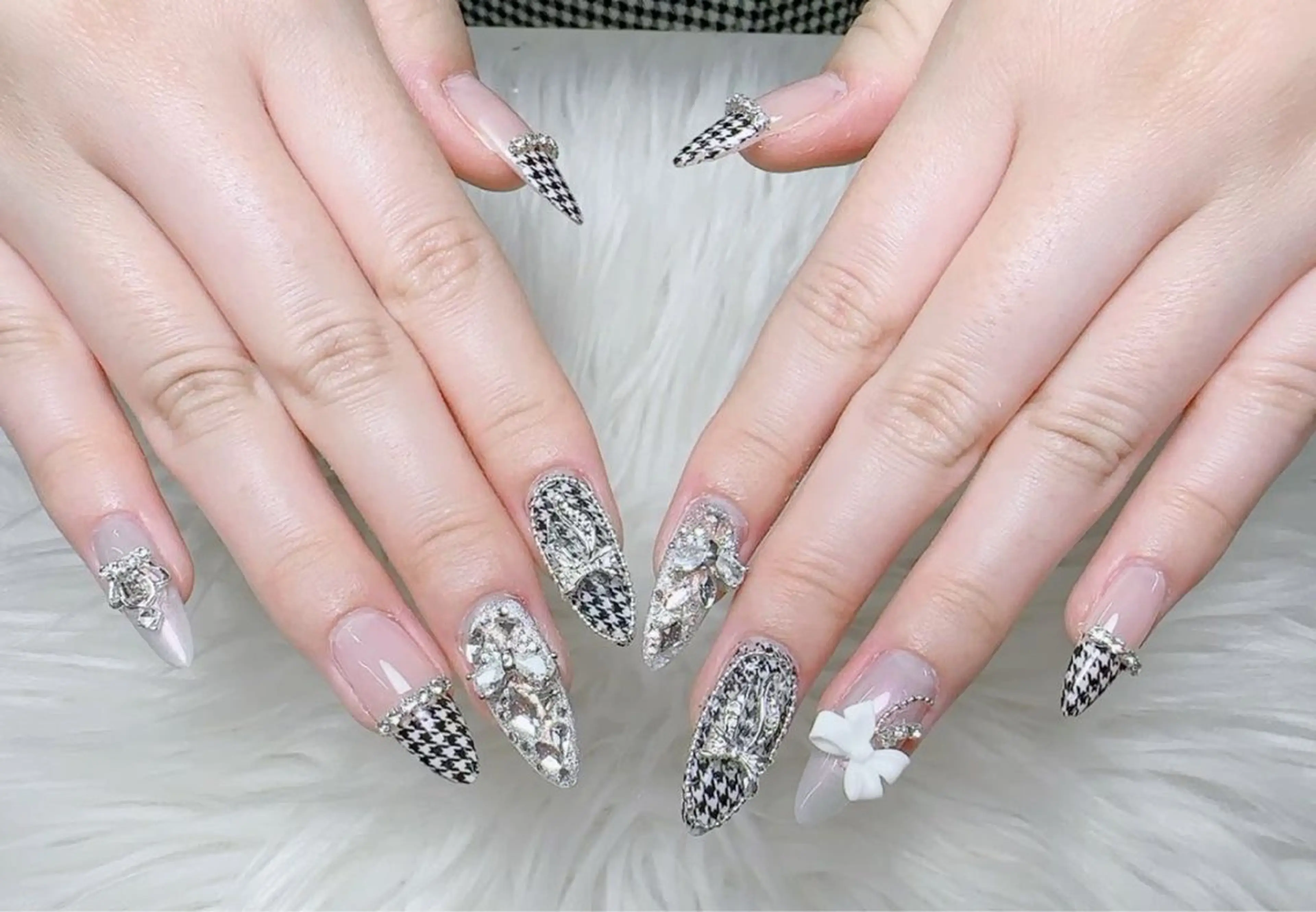 ネイル 長さ出し フレンチネイル ジェルネイル ガラスフレンチ 韓国ネイル ハンドネイル ハンドケア For U nail スカルプ専門店のネイルデザイン