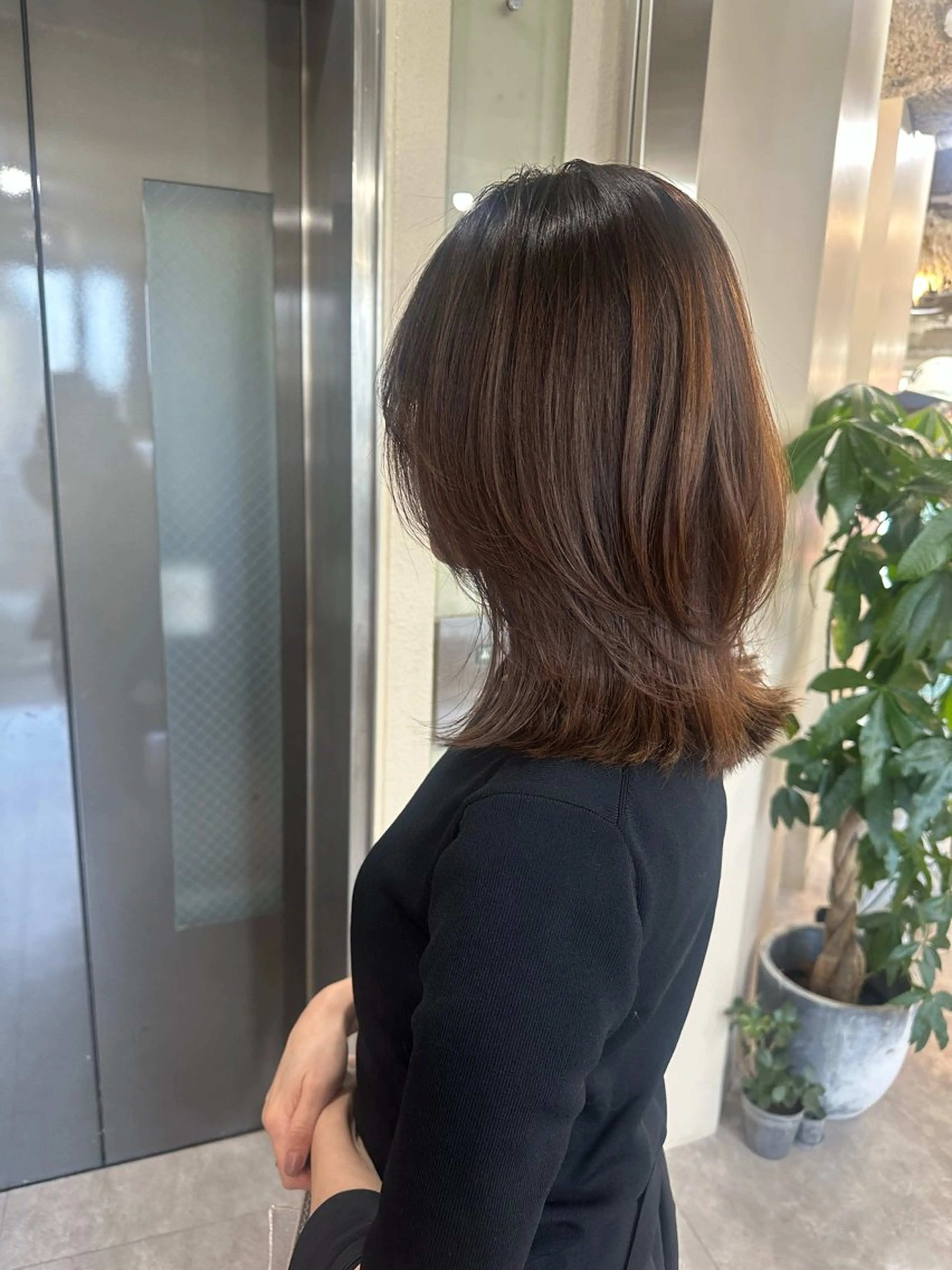 ミディアム ボブ くびれヘア くびれレイヤー レイヤーカット 鎌倉 彩のヘアスタイル