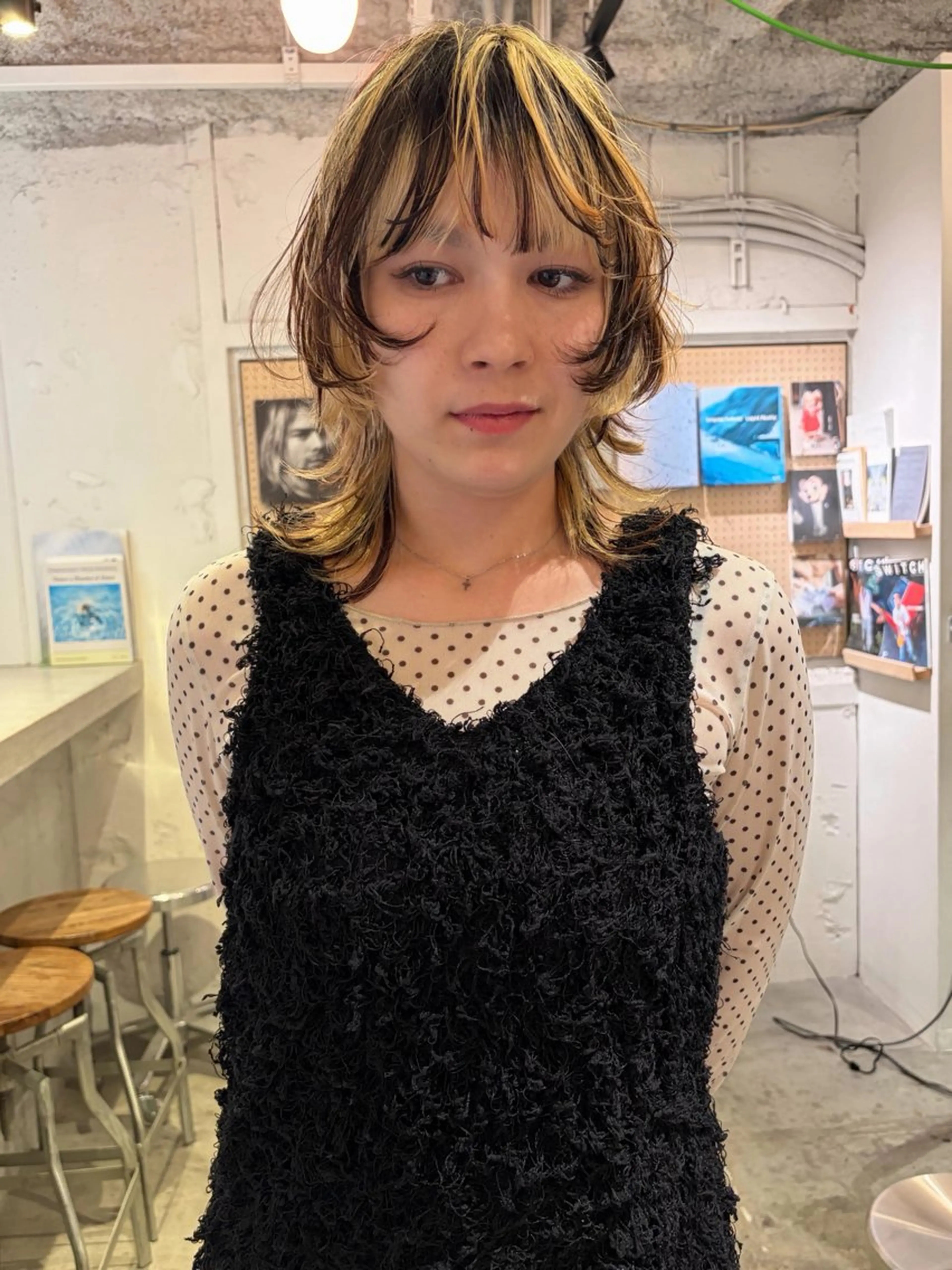 ミディアム カラー ブロンド ブラウンカラー デザインカラー カット ヘアカラー トリートメント 村上雅人 ナチュラルモードのヘアスタイル