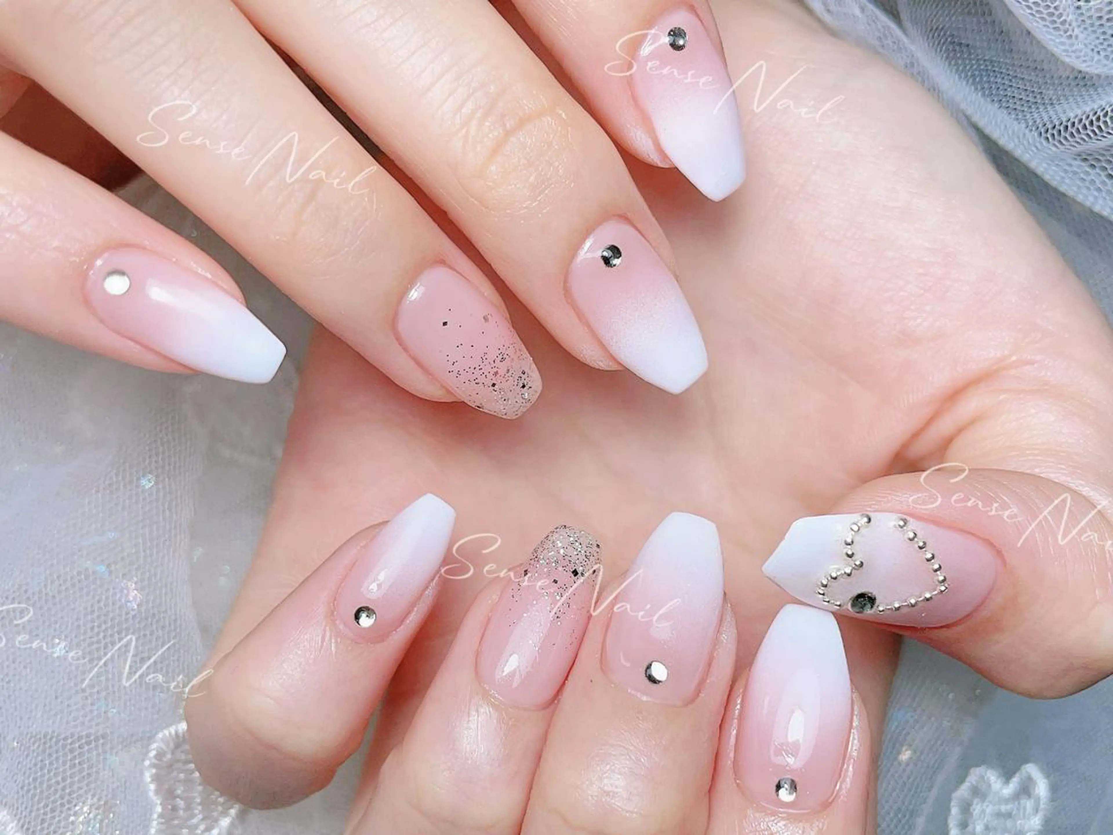 ネイル ハンドネイル ハンドケア Queening 🦋のネイルデザイン