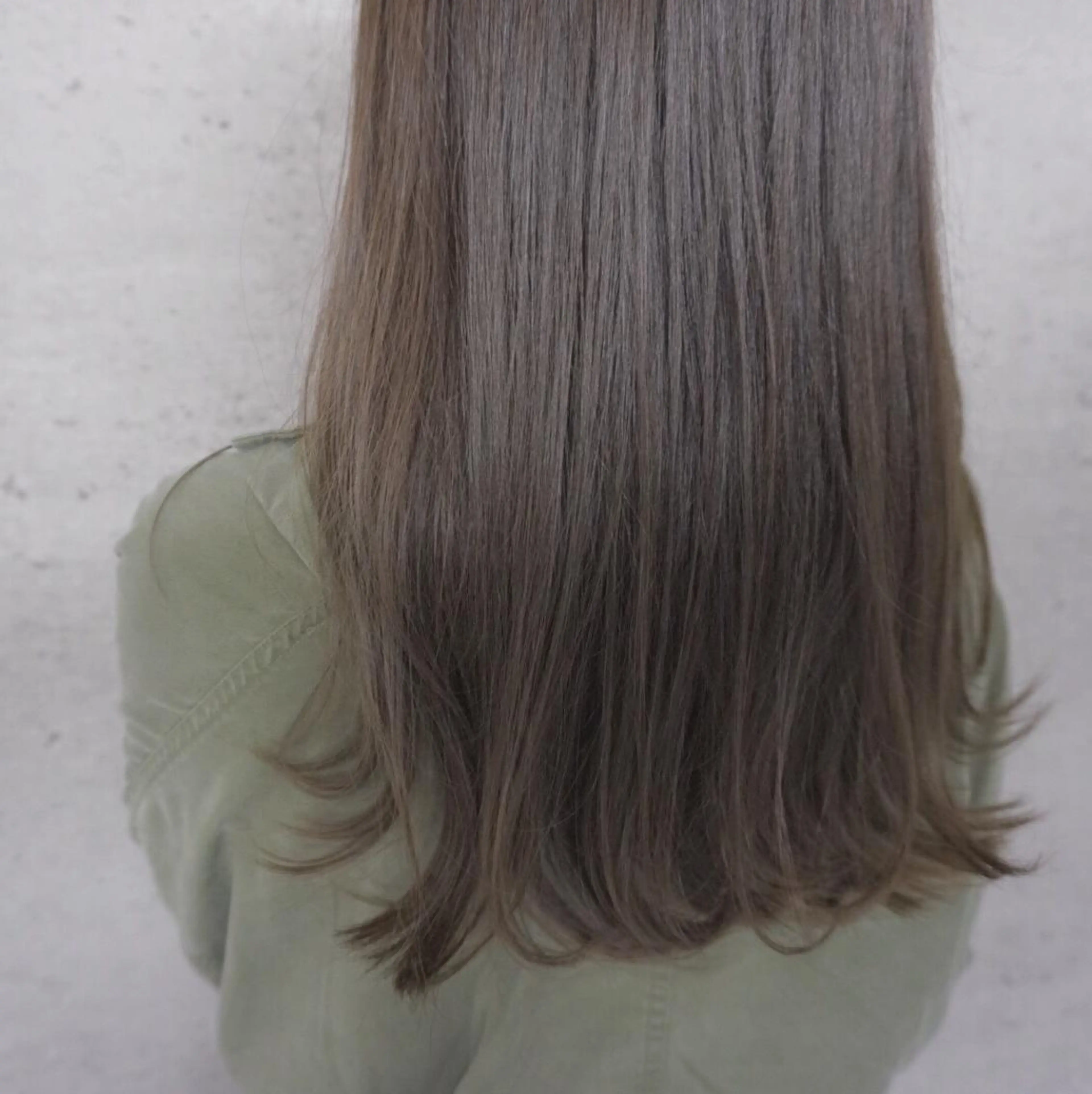 セミロング カラー グレージュ カーキグレージュ 長井 徹行のヘアスタイル