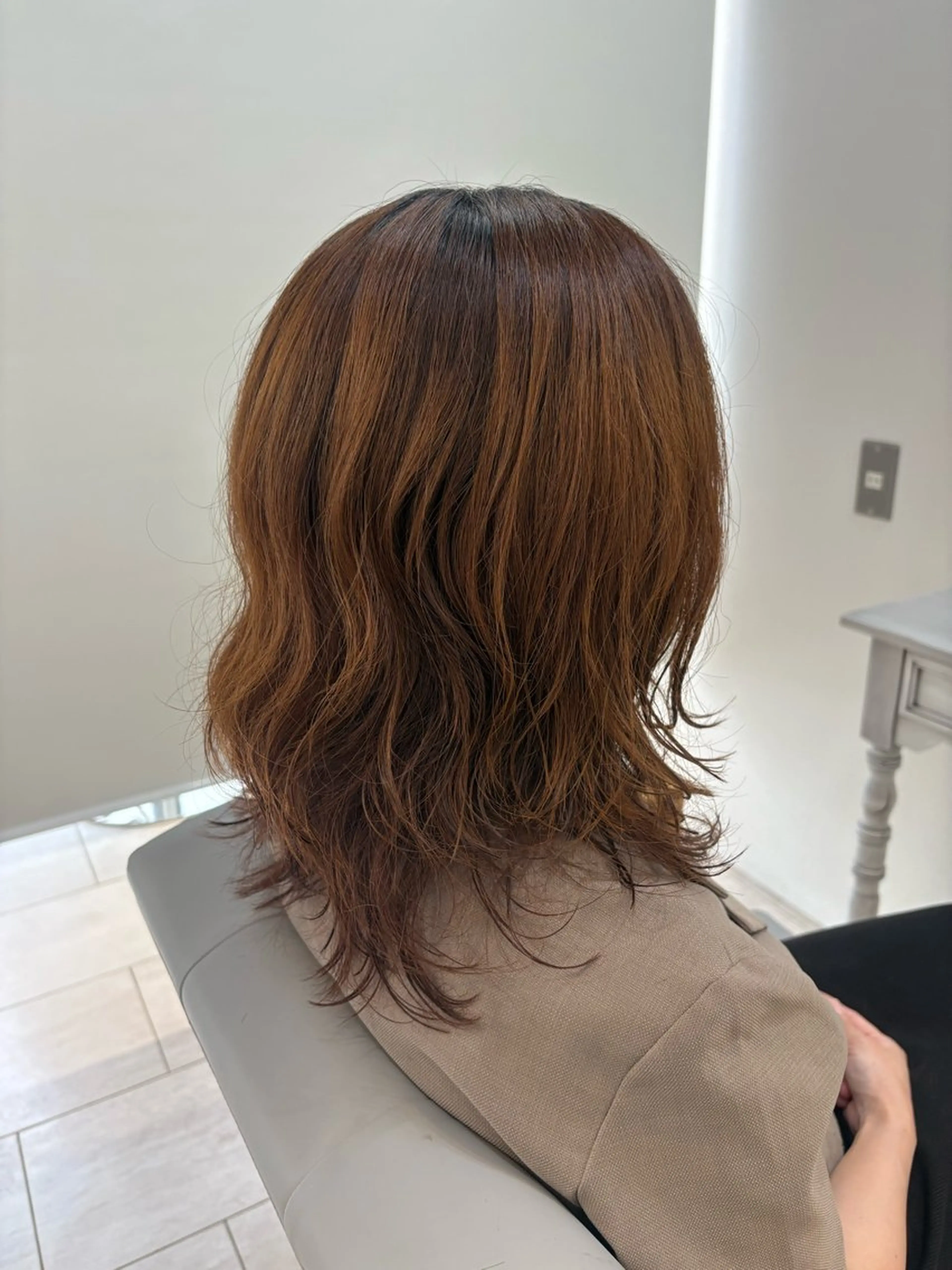 セミロング カット アベ ミスズのヘアスタイル