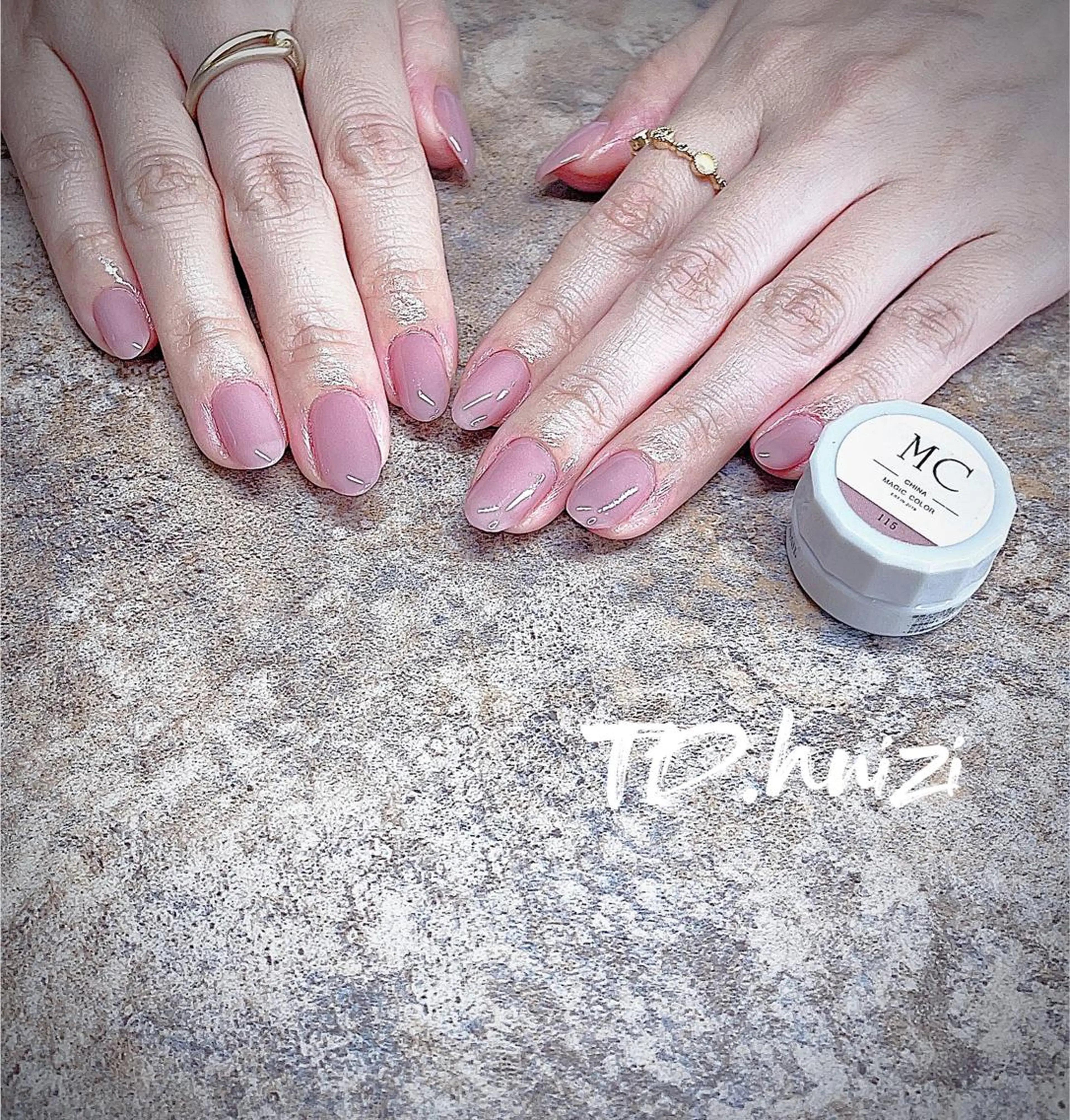 ミディアム めぐみのネイルサロン スタッフ練習のネイルデザイン