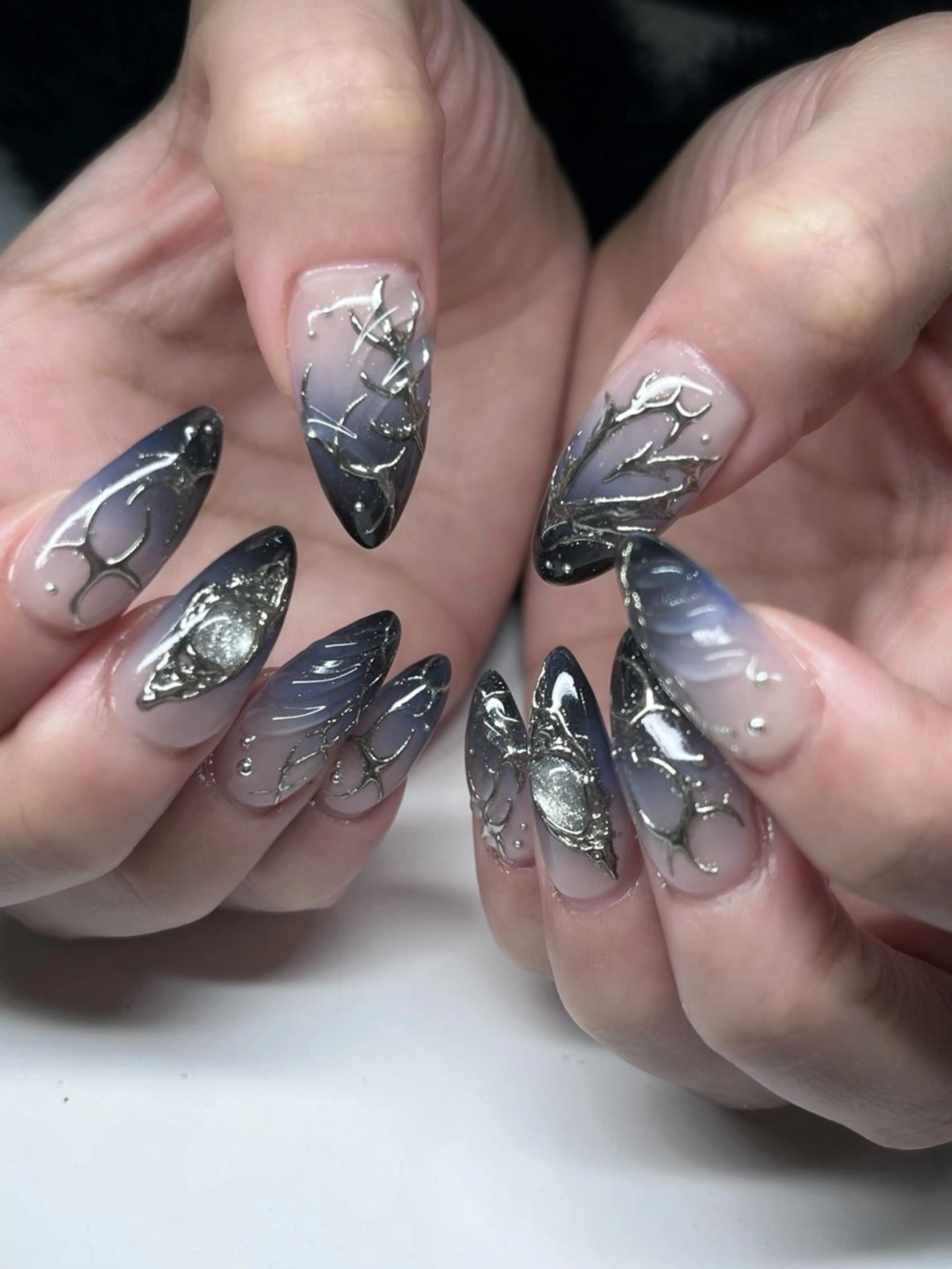 ネイル ハンドネイル moca心斎橋店 Aina🐈‍⬛🤍のネイルデザイン