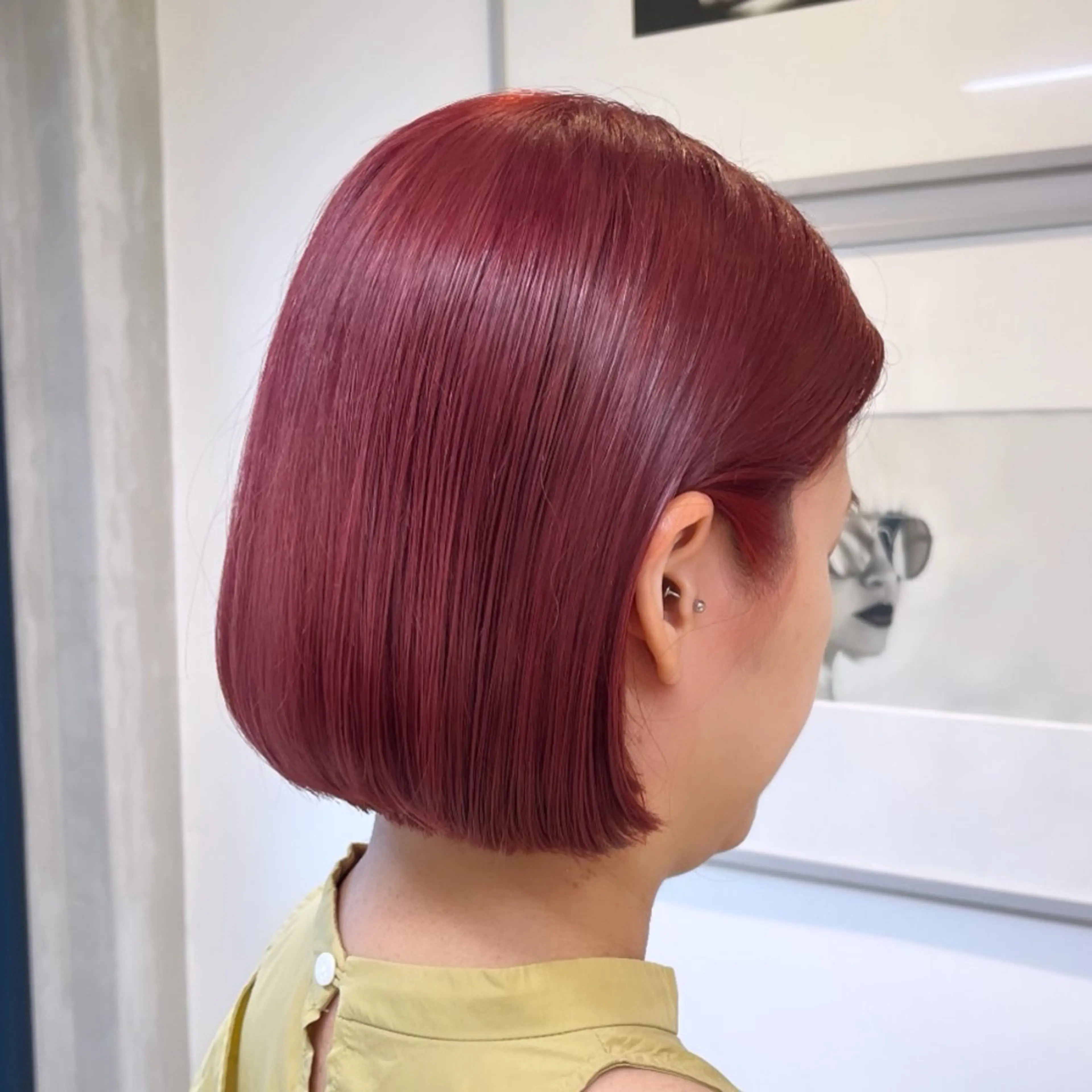 ショート カラー ハイトーンカラー ピンクカラー ボブ カット ヘアカラー トリートメント ヘッドスパ ヘアセット カジュアルを女っぽく 𝗮𝘆𝗮𝗰𝗼のヘアスタイル