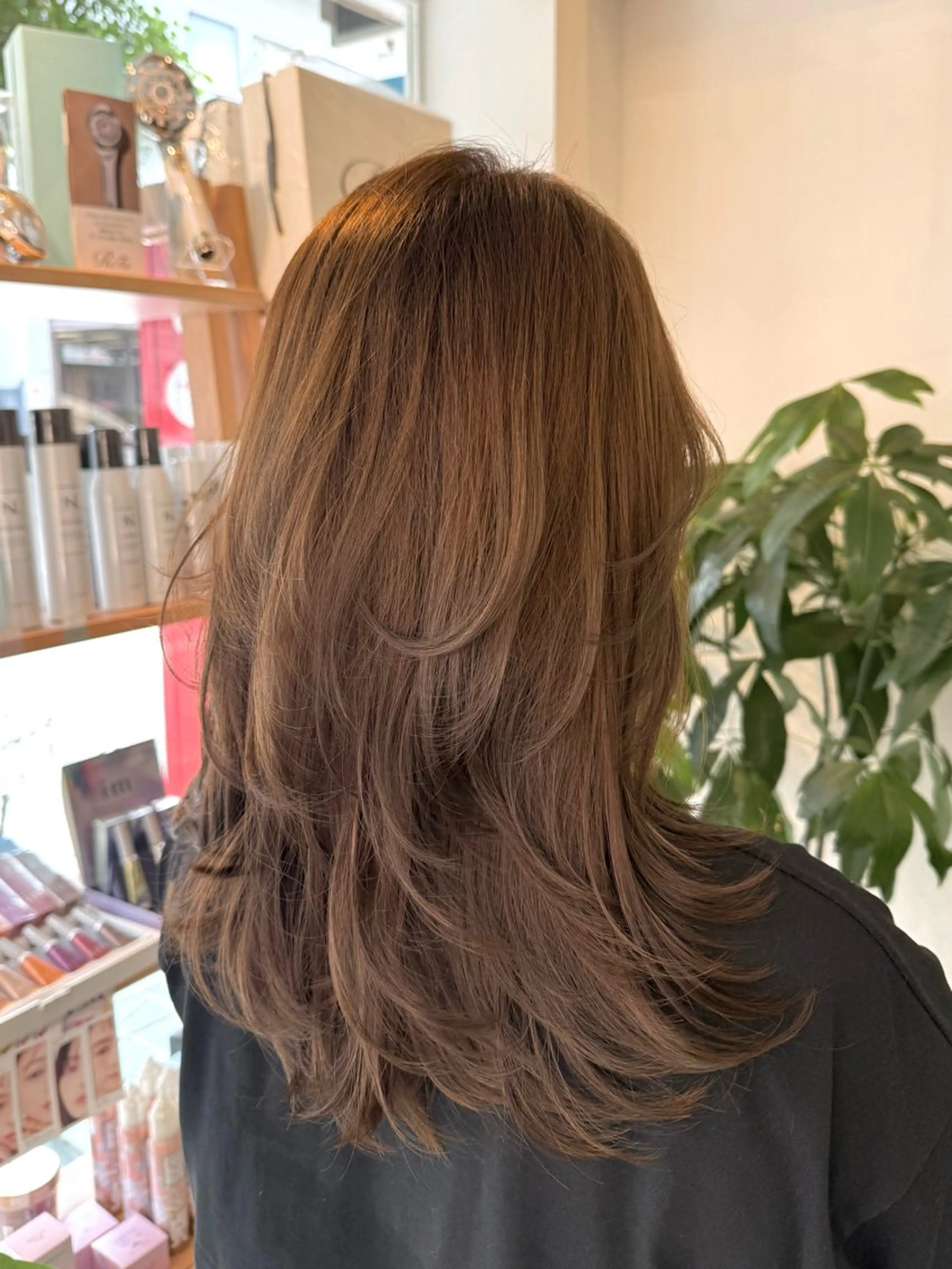 セミロング 堀江/レイヤーカット 𝒀𝑼𝑻𝑶のヘアスタイル