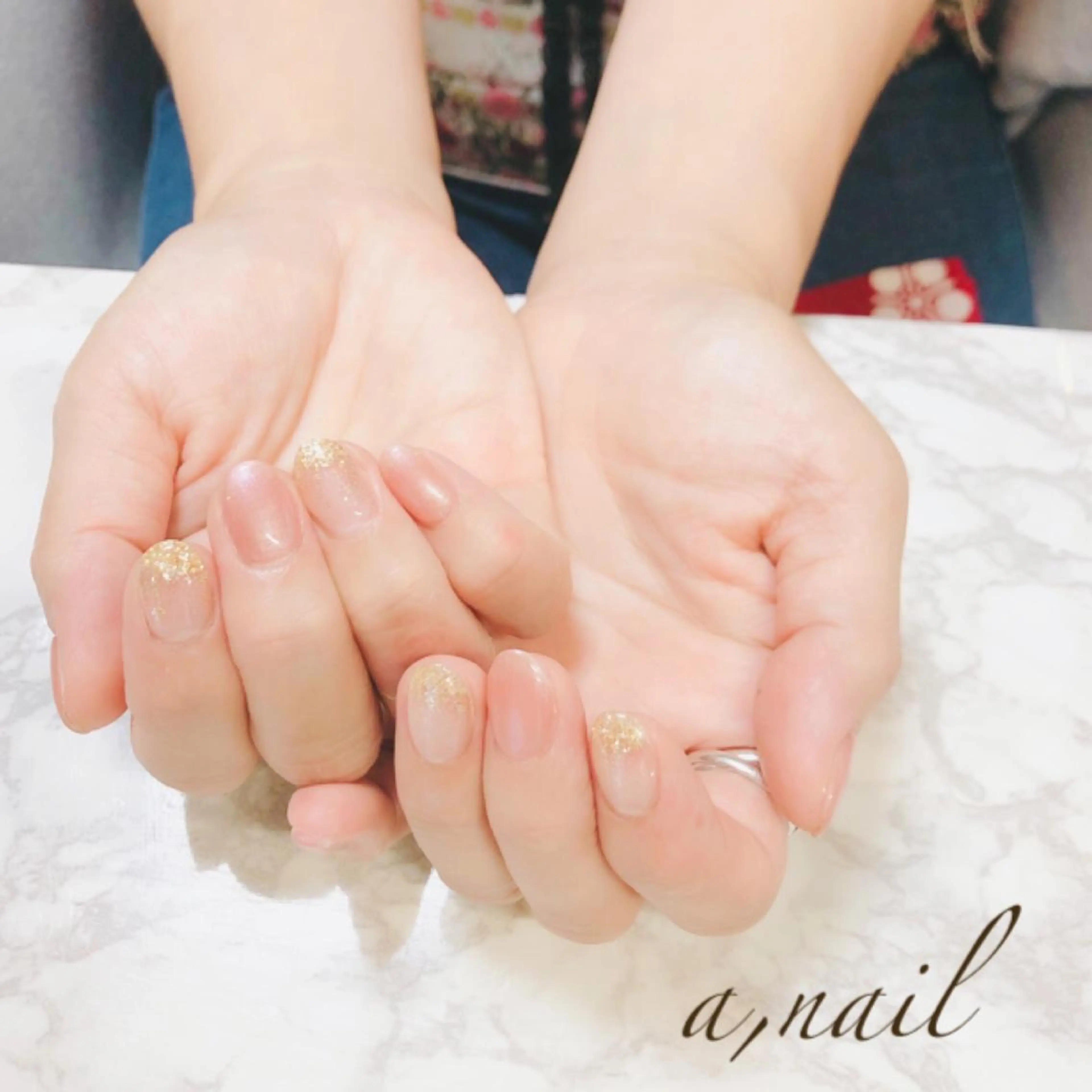 ネイル フットネイル ジェルネイル グラデーション ラメ(グリッター) ラメグラデーション ハンドネイル ネイルサロン エーネイルのネイルデザイン